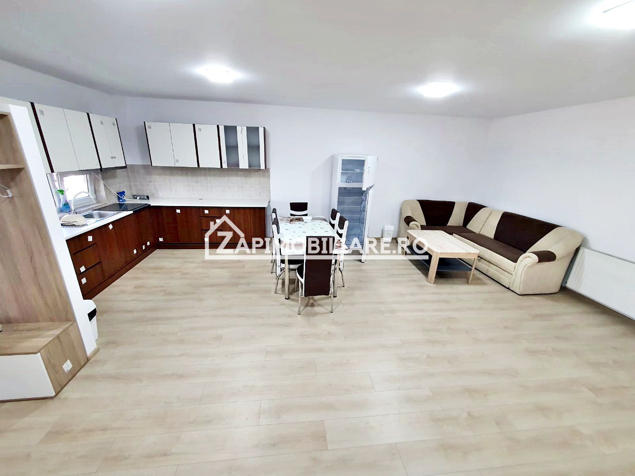 Cazare Muncitori,4 camere,2 băi,100 mp, 4 locuri de parcare — fotografia 2