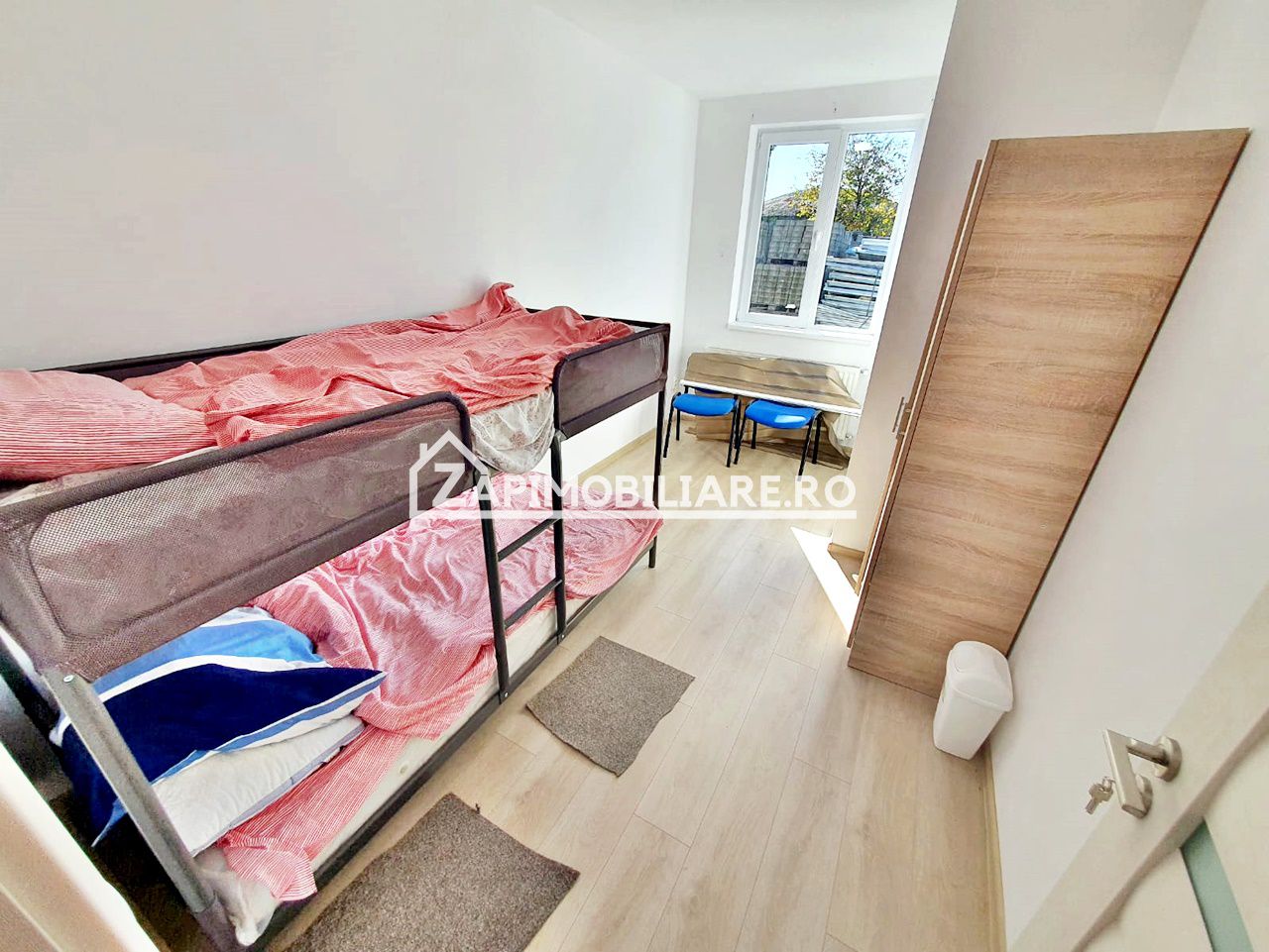 Cazare Muncitori,4 camere,2 băi,100 mp, 4 locuri de parcare — fotografia 5