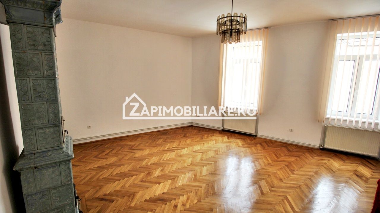 Casa 5 camere,3 băi,180 mp.teren 371 mp.Central — fotografia 9