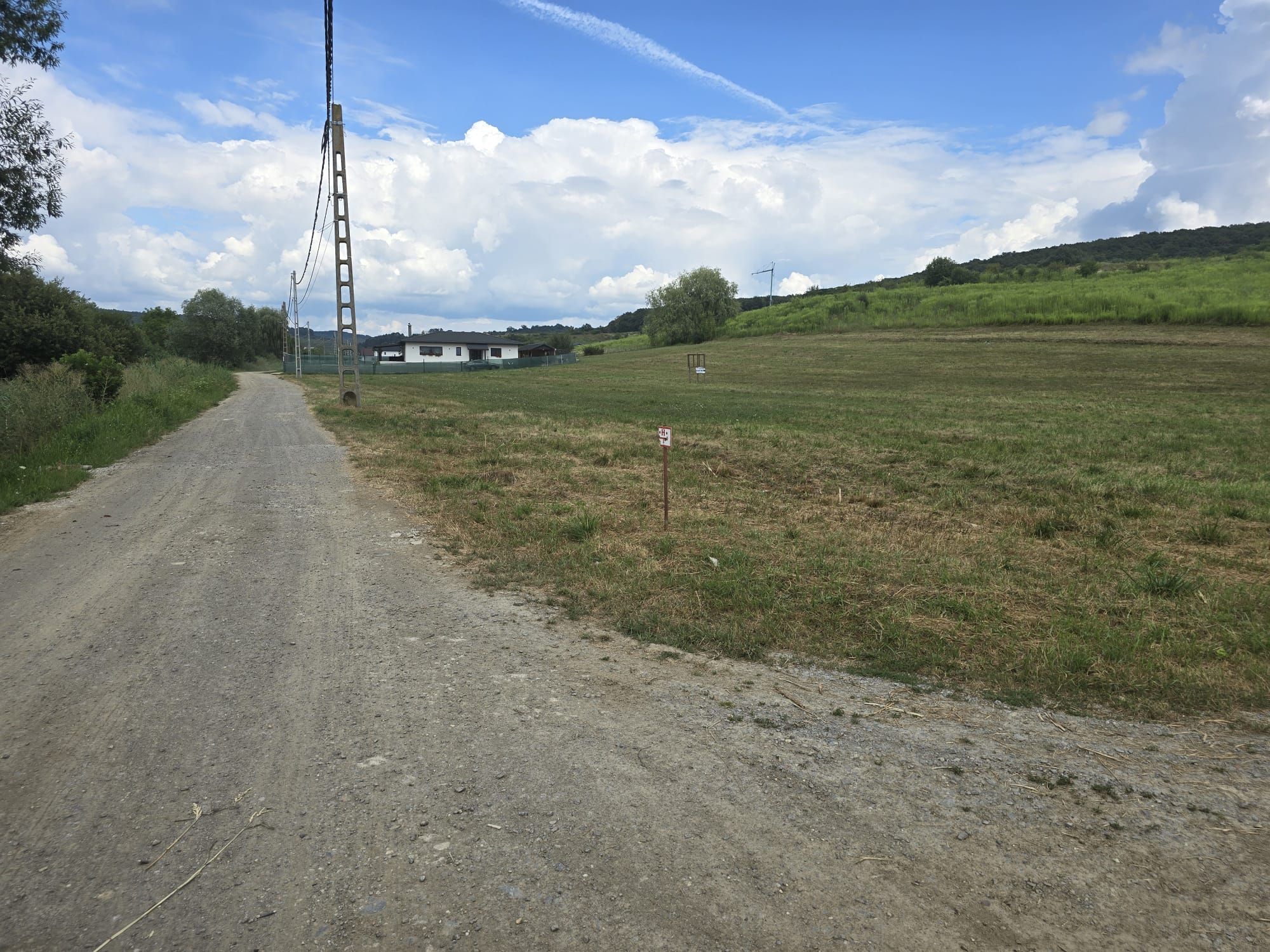 Teren intravilan 18.600 mp.cu deschidere de 250 m la drum — fotografia 5