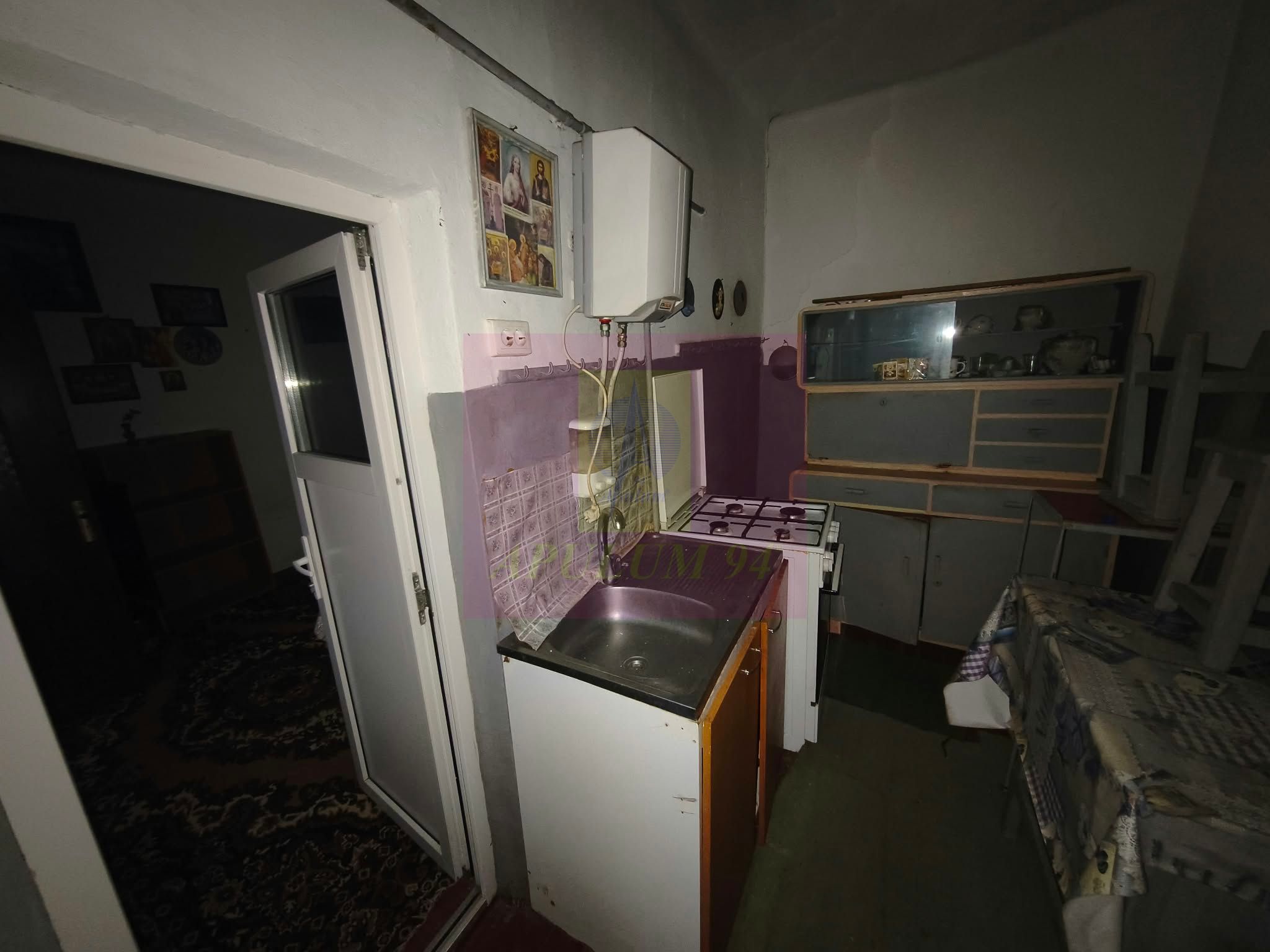 Casă cu teren propriu în Sectorul 3, lângă București Mall — fotografia 3