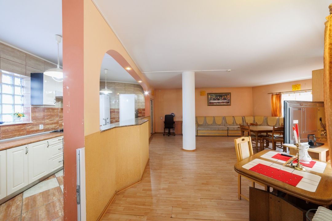 De inchiriat CASA spatioasa si curte proprie Gavana -Alunului — fotografia 11