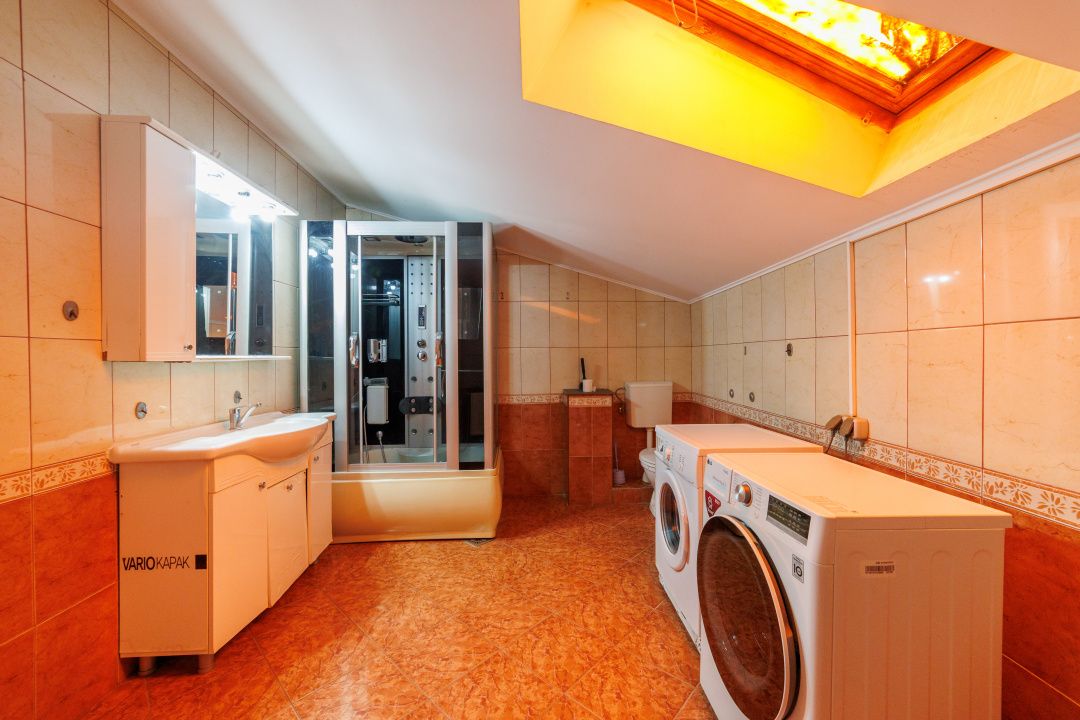 De inchiriat CASA spatioasa si curte proprie Gavana -Alunului — fotografia 8