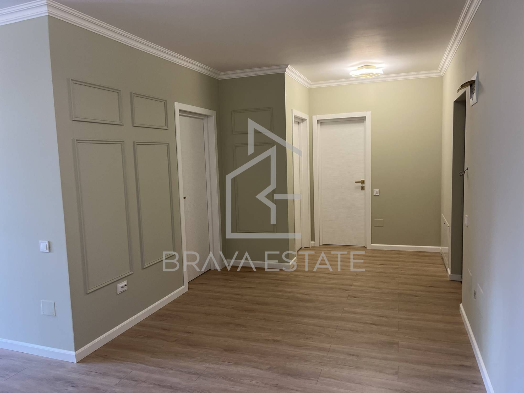 Apartament 3 camere, 60 mp, terasă 14 mp, garaj subteran, Eroilor Residence