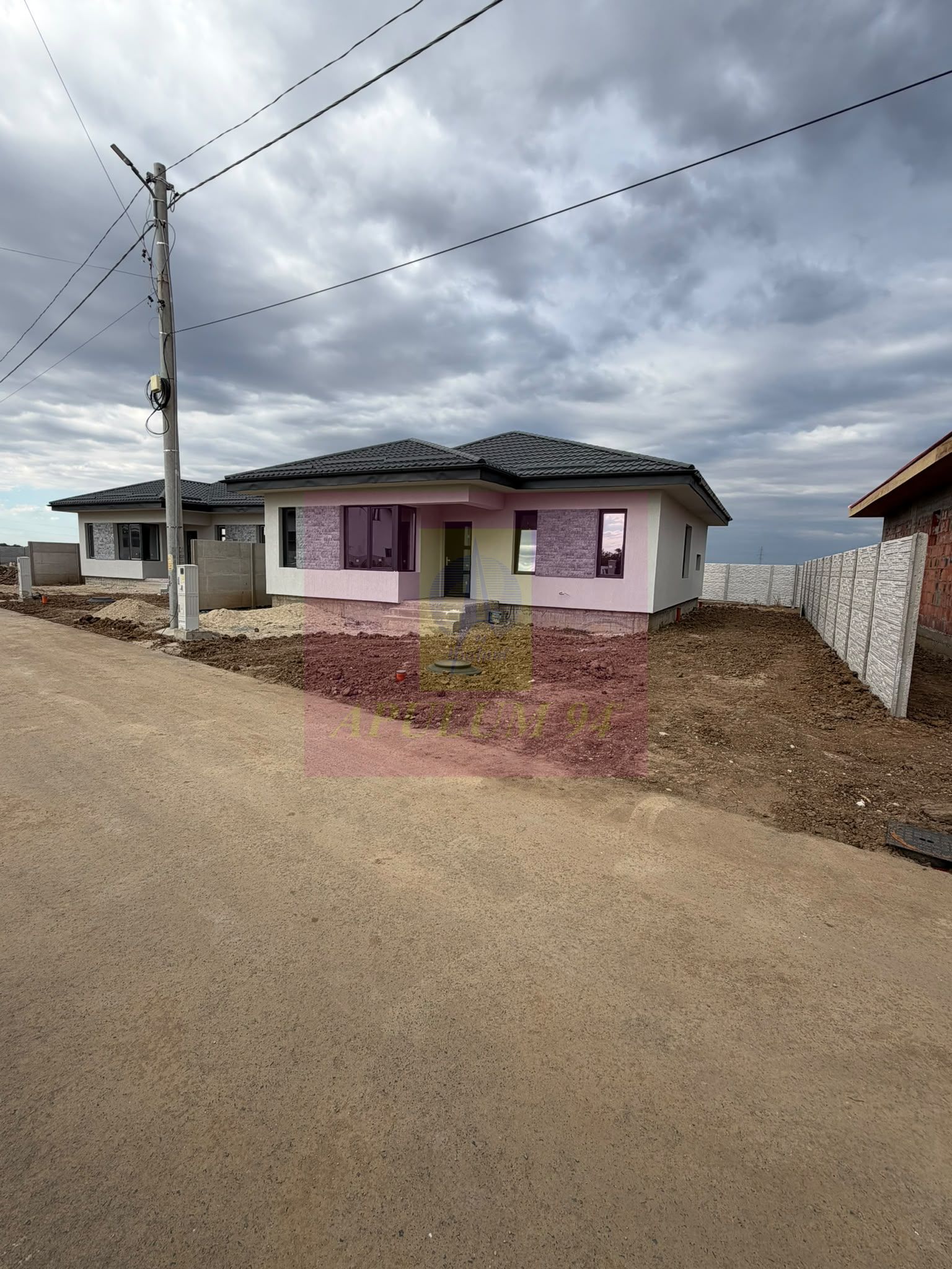 Casă noua 4 camere, apă, canalizare, gaze, asfalt, Dragomiresti Vale — fotografia 4