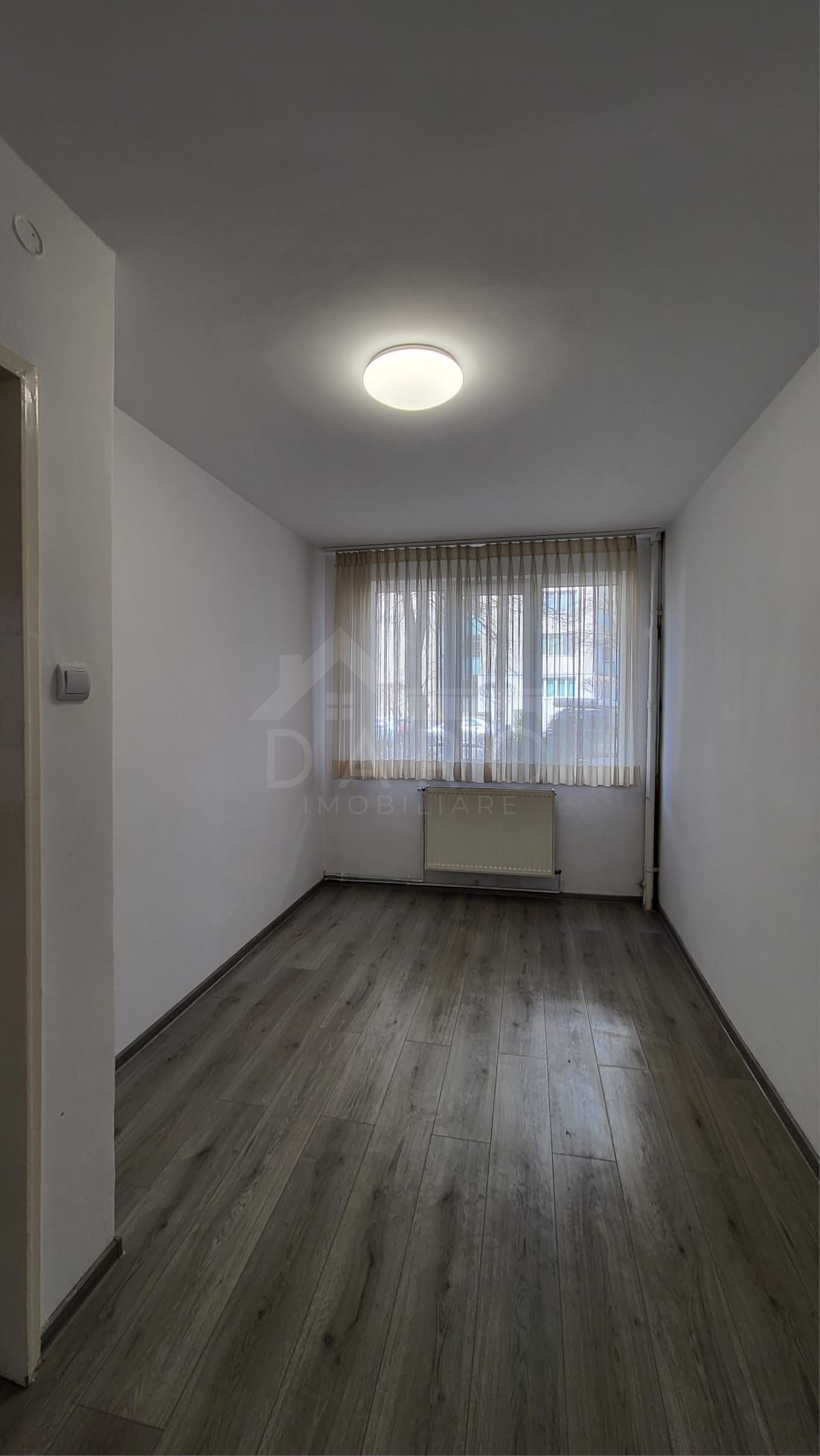 Apartament 3 camere de vânzare — fotografia 4