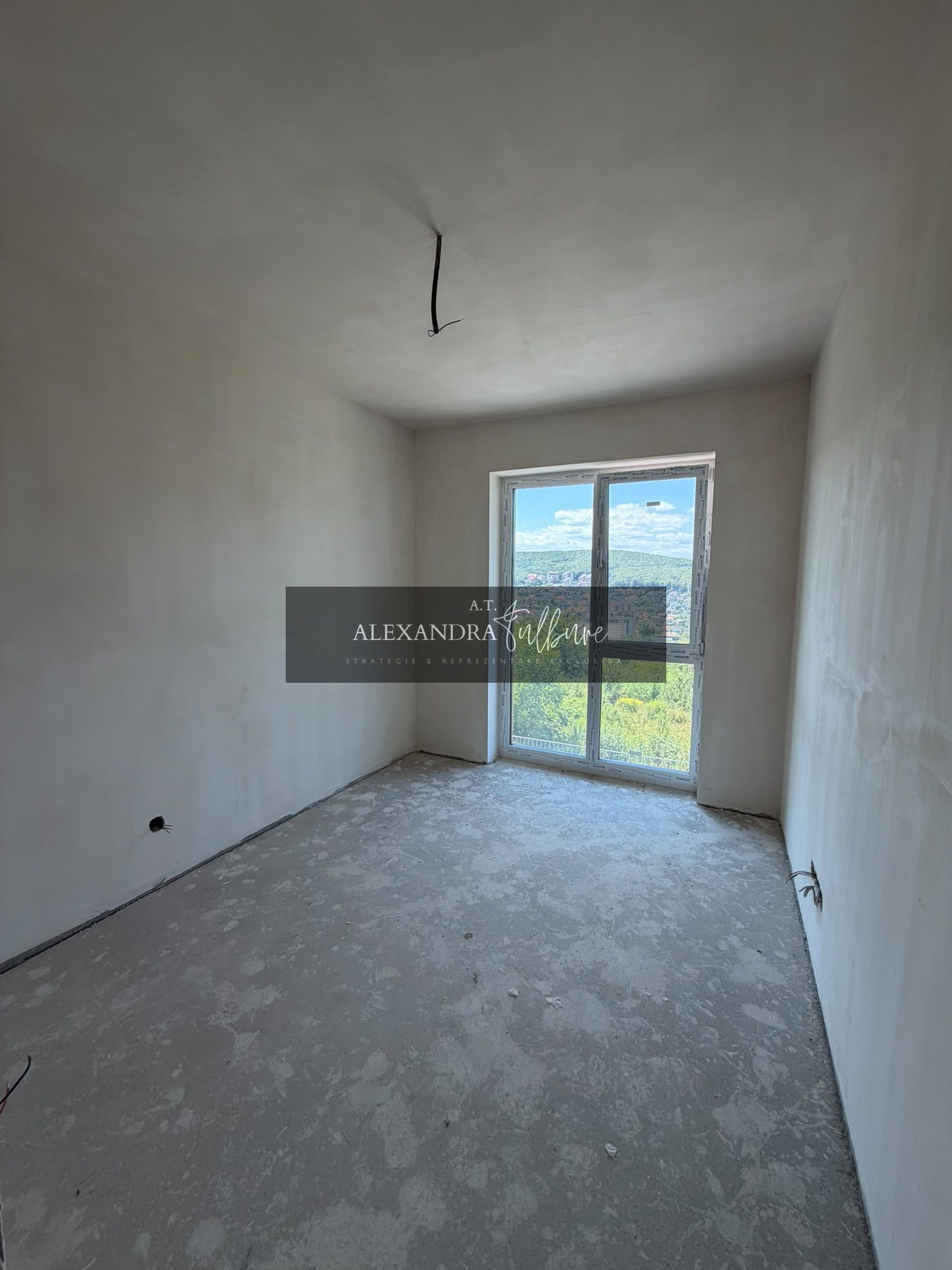 Apartament 3 camere, 2 bai, balcon, etaj intermediar, garaj, Zorilor