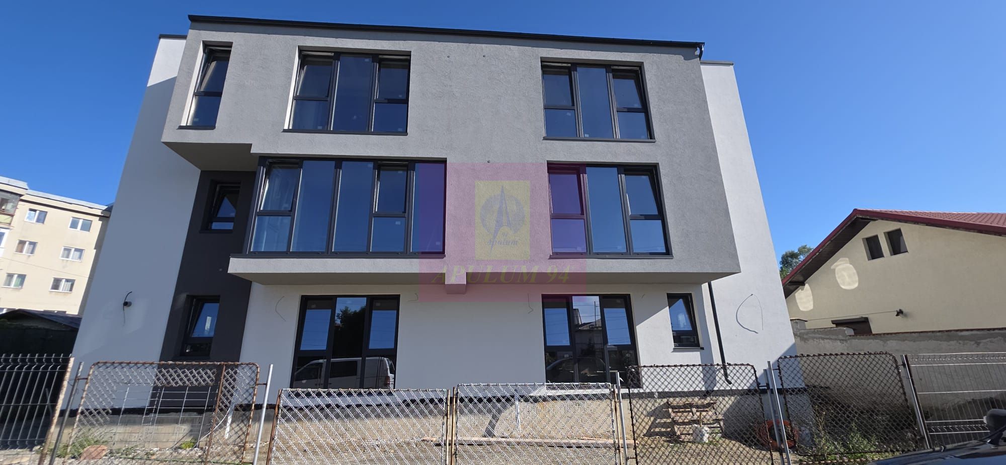 Apartament NOU cu 4 camere de vanzare in Campina — fotografia 3