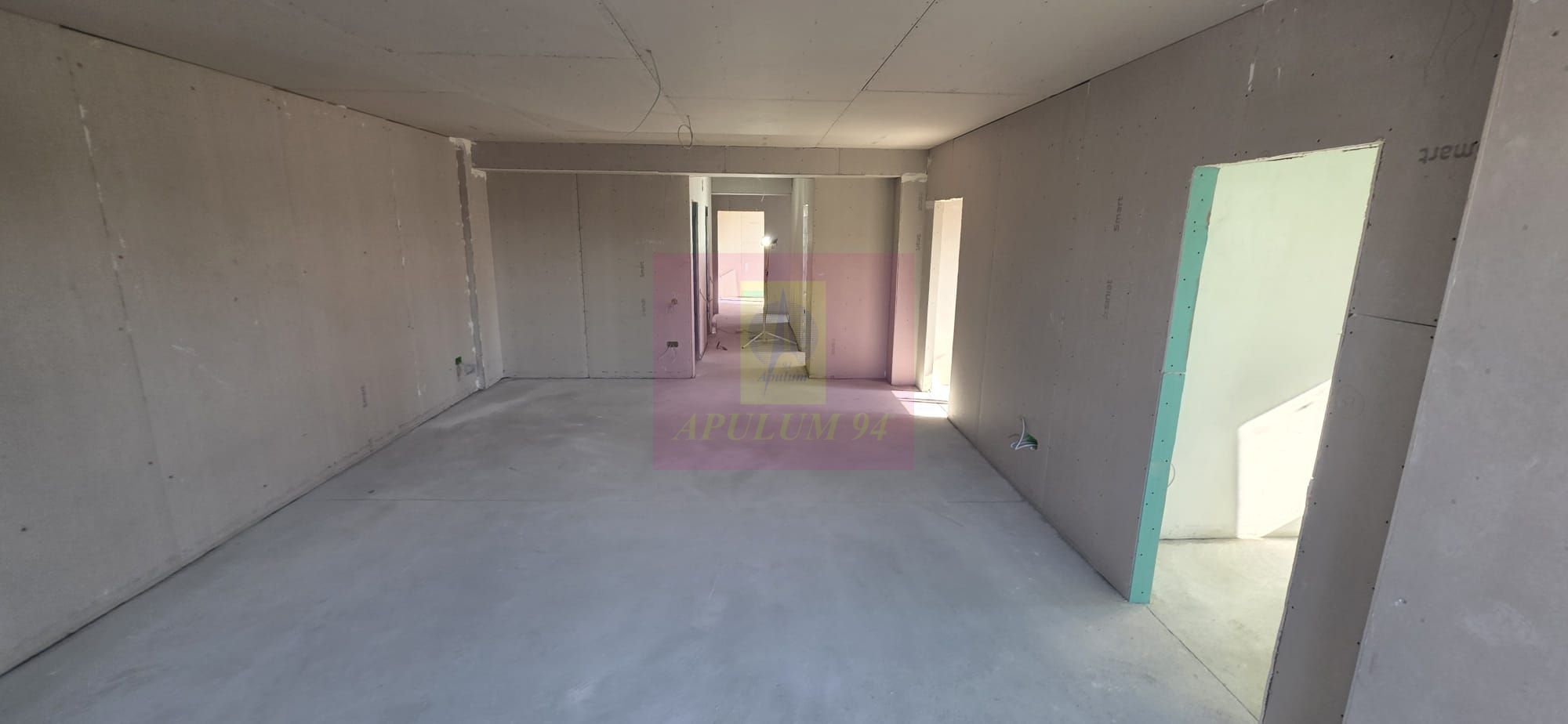 Apartament NOU cu 4 camere de vanzare in Campina — fotografia 5