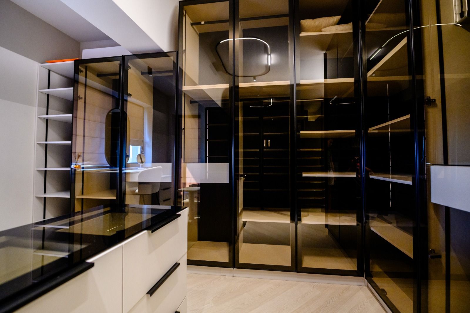 CORTINA NORTH | Apartament exclusivist | Parcare inclusa | Balcon 9 mp — fotografia 14