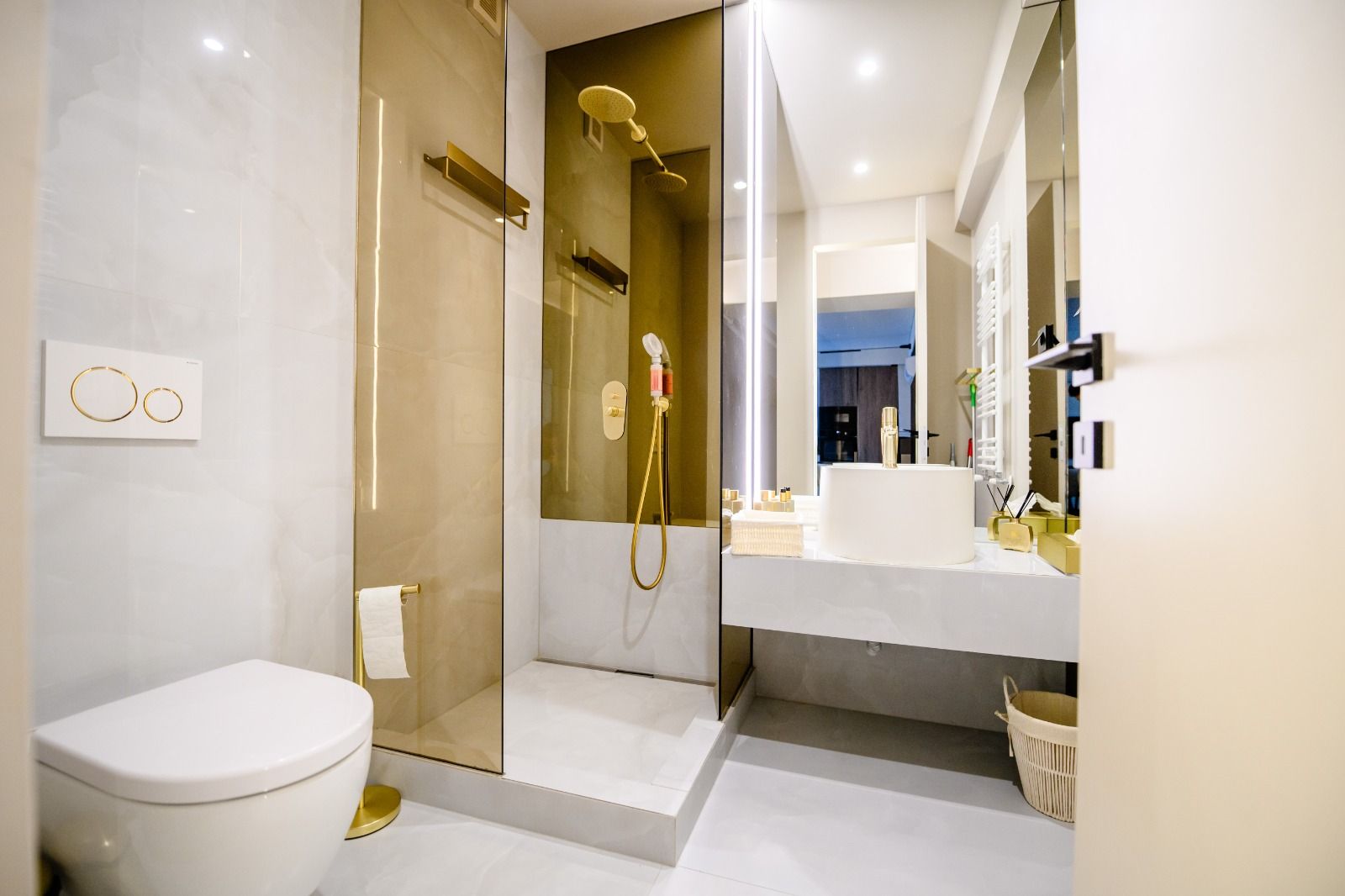 CORTINA NORTH | Apartament exclusivist | Parcare inclusa | Balcon 9 mp — fotografia 16