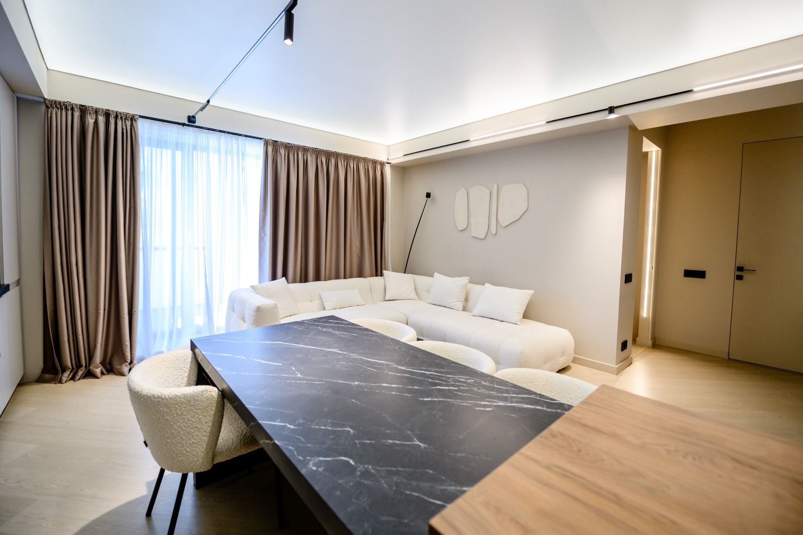 CORTINA NORTH | Apartament exclusivist | Parcare inclusa | Balcon 9 mp — fotografia 7