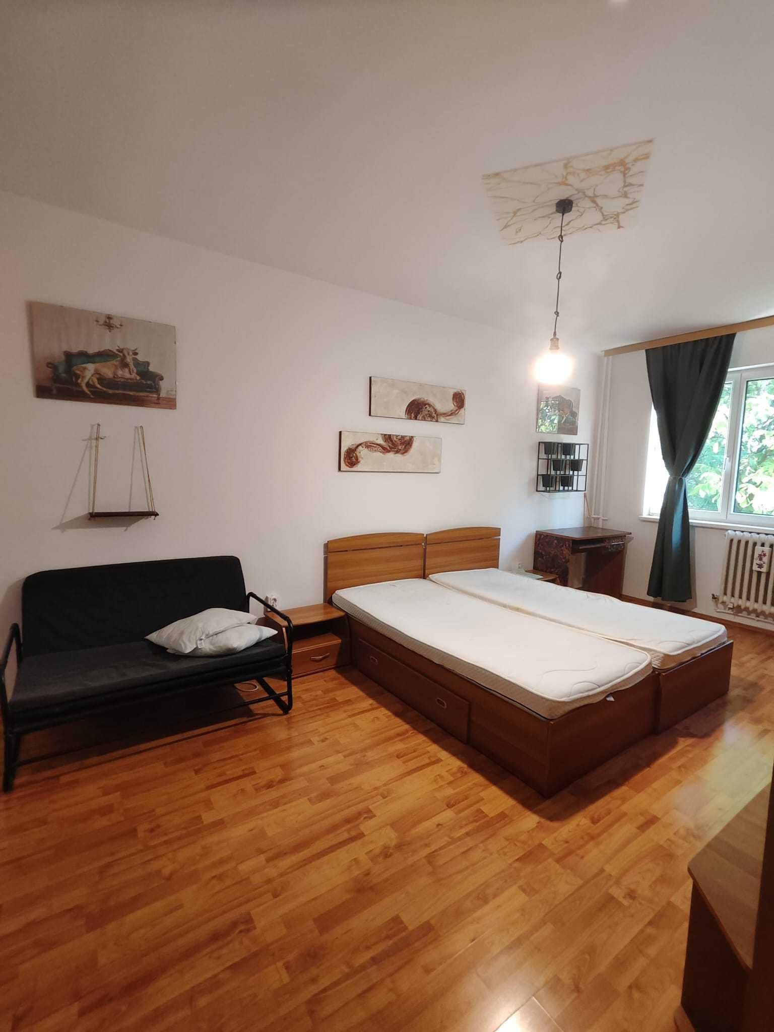 Apartament 2 camere în Gruia, centrală proprie și lift