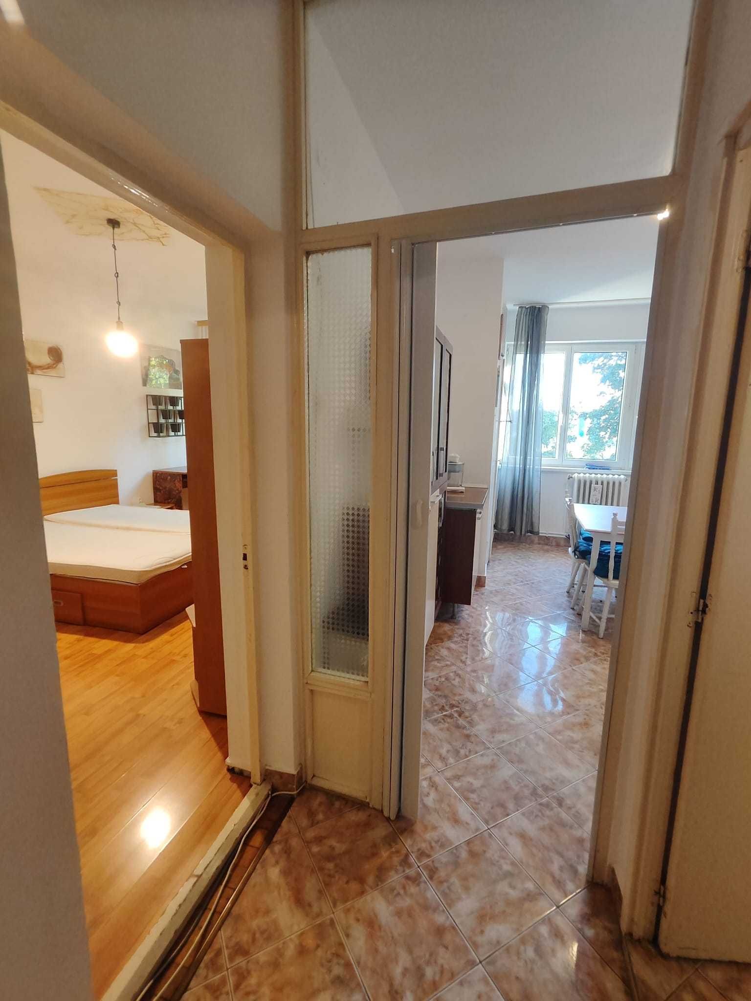Apartament 2 camere în Gruia, centrală proprie și lift — fotografia 4