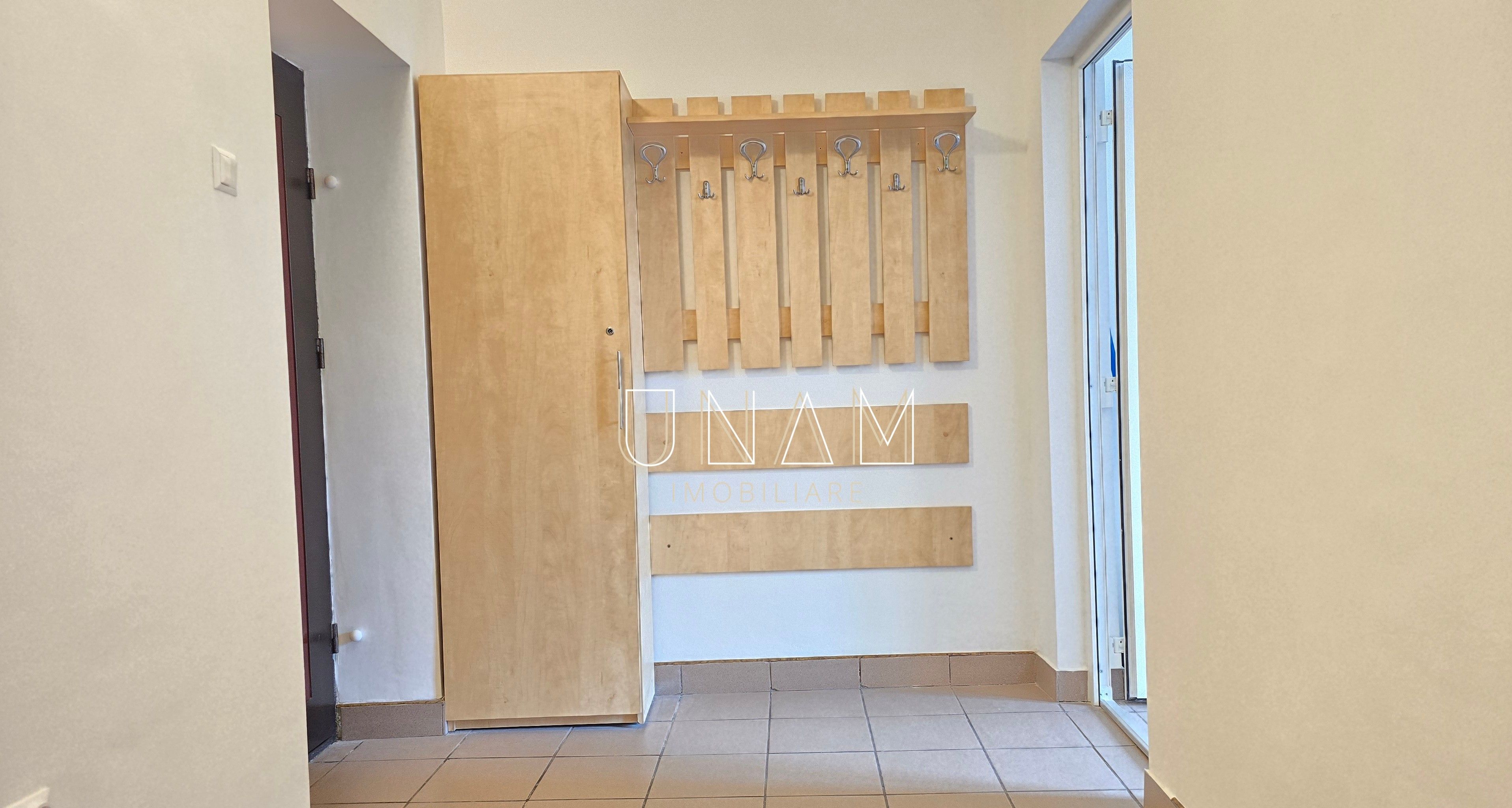 Spatiu de vanzare cu chirias activ | Blocul 800 | Resita — fotografia 3