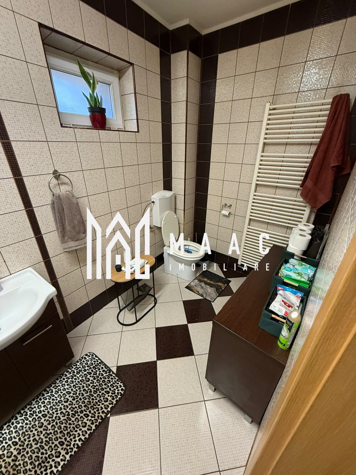 Casă de vânzare 3 camere | Lupeni, Sibiu | 141 mp utili, teren 676 mp — fotografia 11