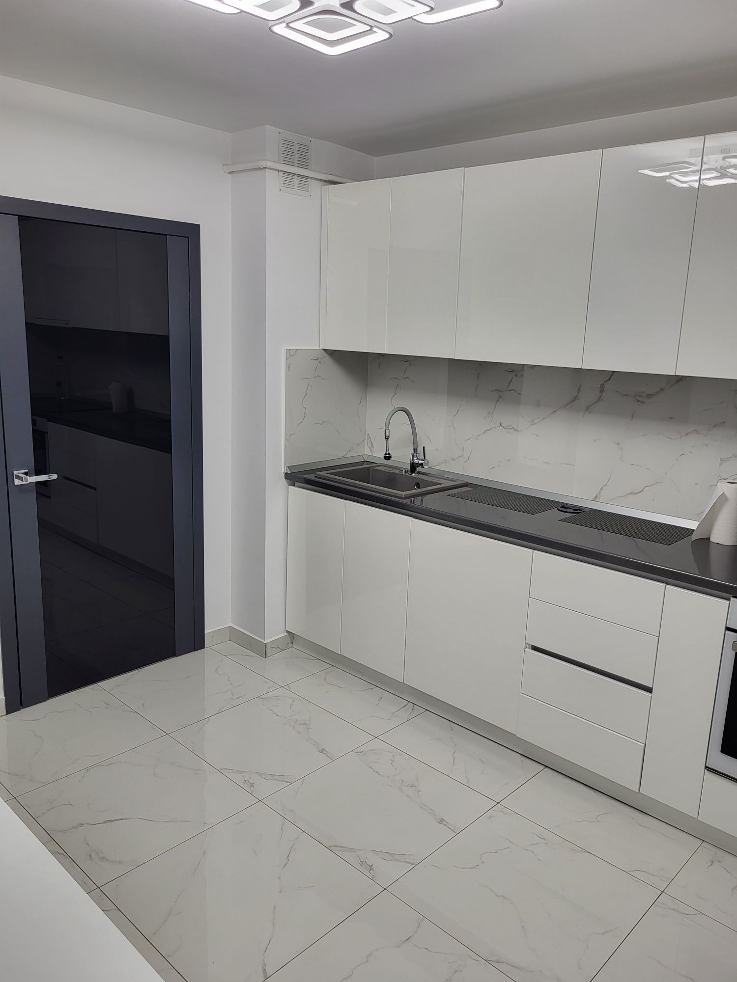 Vand apt. 2 cam. Soseaua Arcu tip vilă billa gara. — fotografia 6
