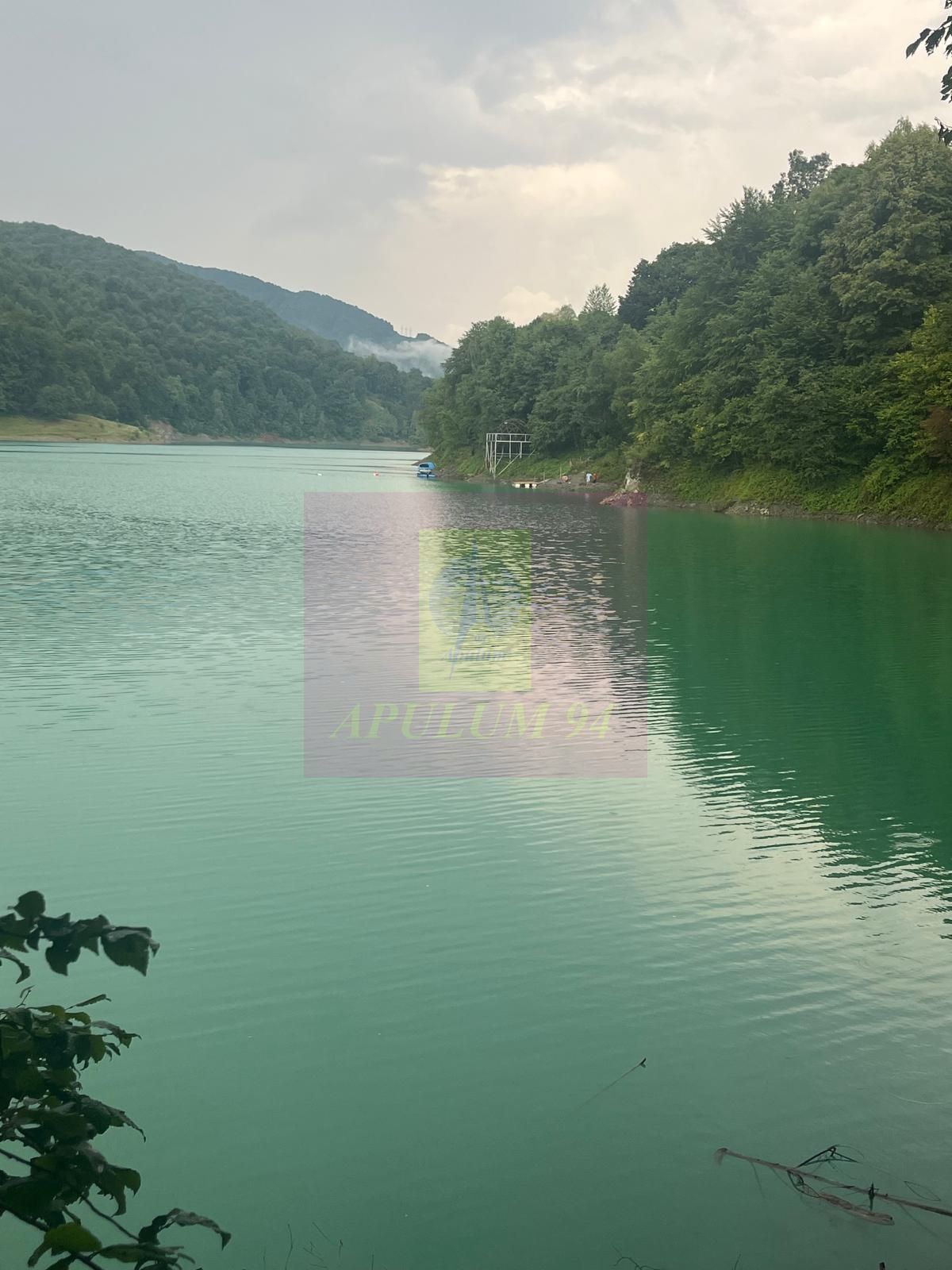 Teren cu deschidere la lac – Valea Doftanei, Prahova — fotografia 2
