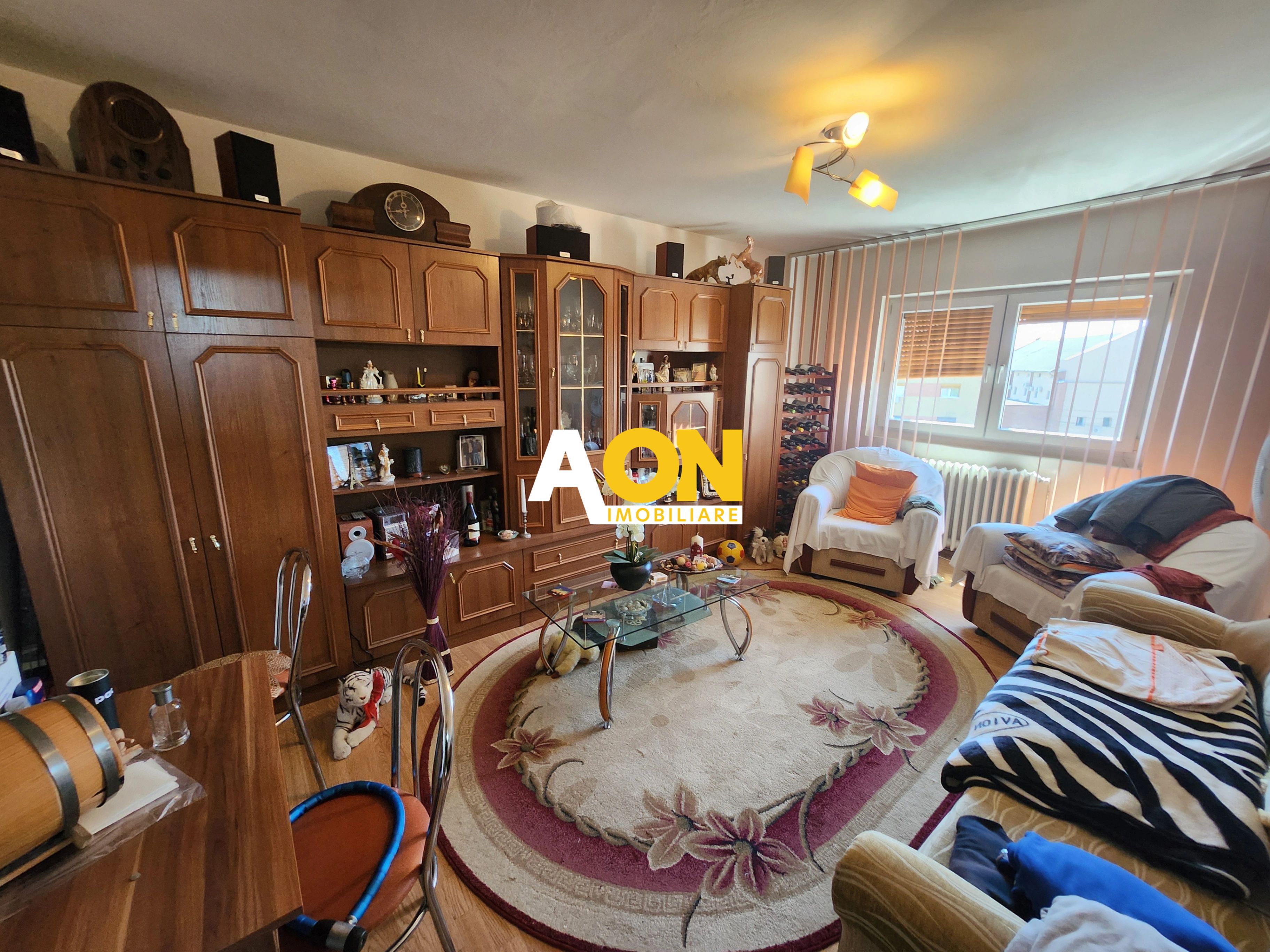 De vanzare apartament 2 camere, zona Sub stadion