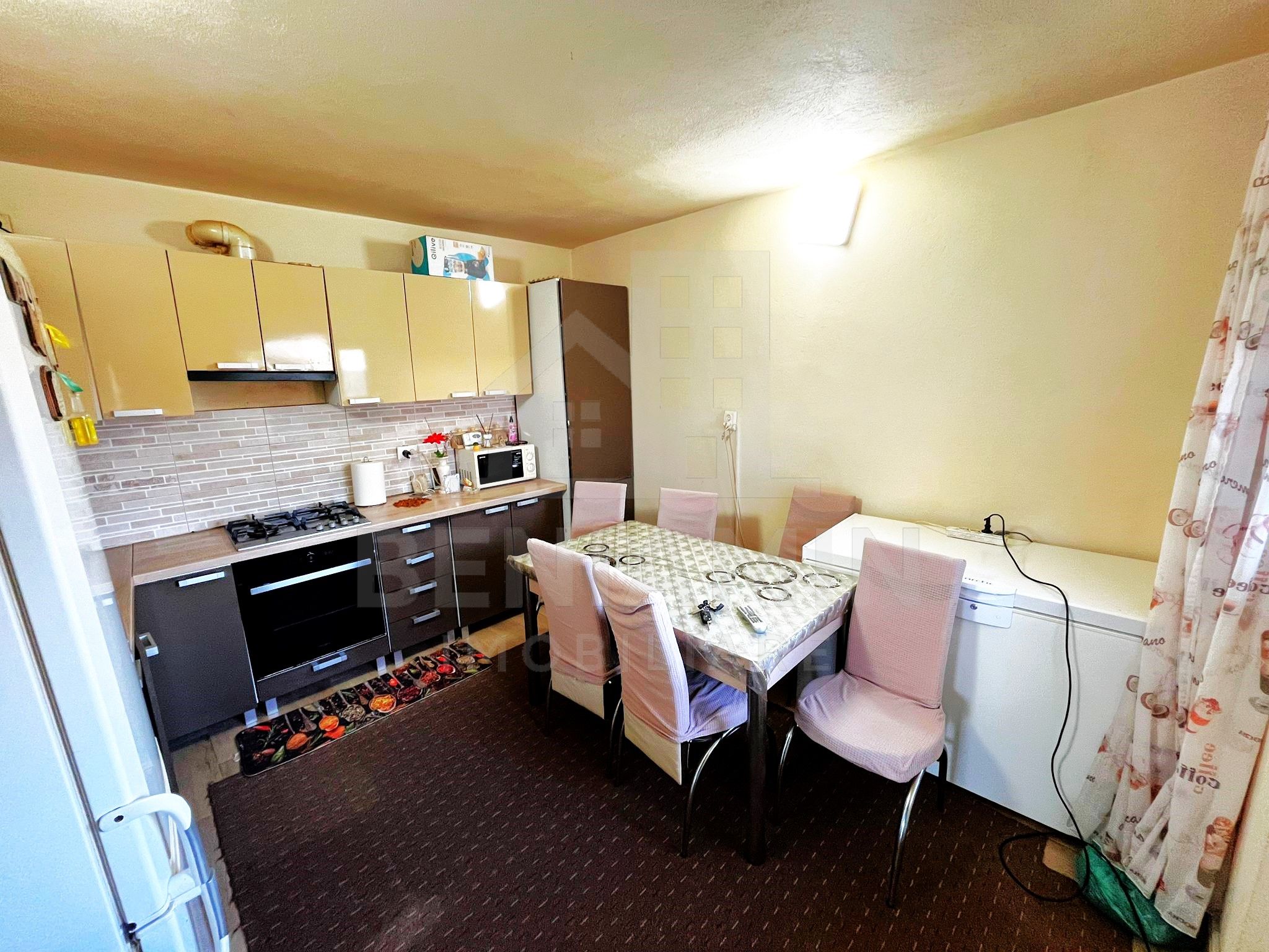 Casa P+1-Toate Utilitatile-3 Dormitoare-2 Bai-680mp Teren-Mobilata — fotografia 4