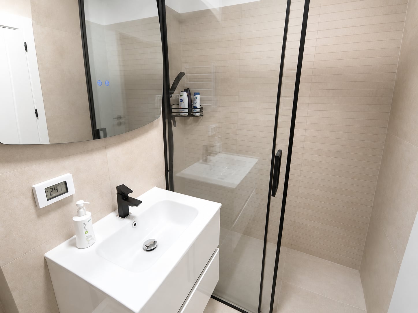 Apartament 3 camere de închiriat – Complex Avanera (Bloc 2), Suceava — fotografia 4
