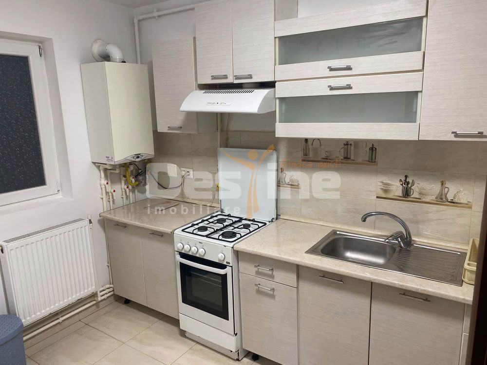 Apartament cu 3 camere de închiriat, zona Tomis Nord, Constanța — fotografia 3