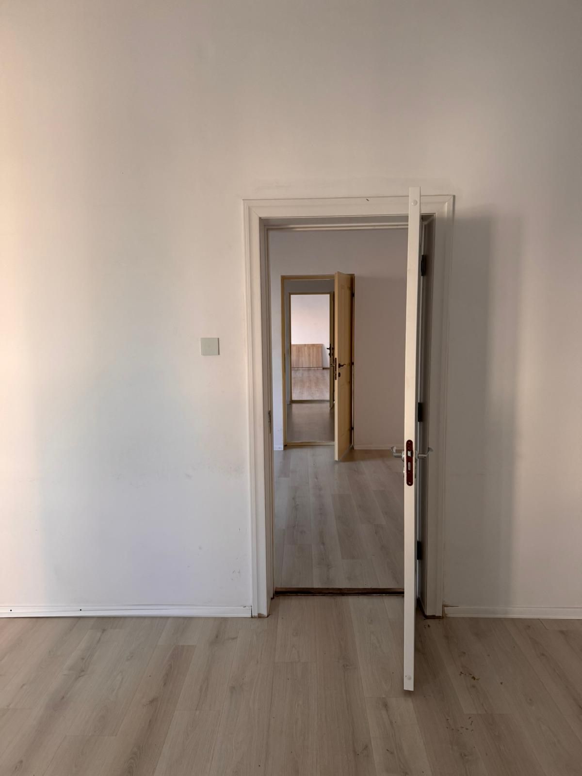 Cladire birouri / spatiu comercial - 584 mp  - Comision ZERO — fotografia 16