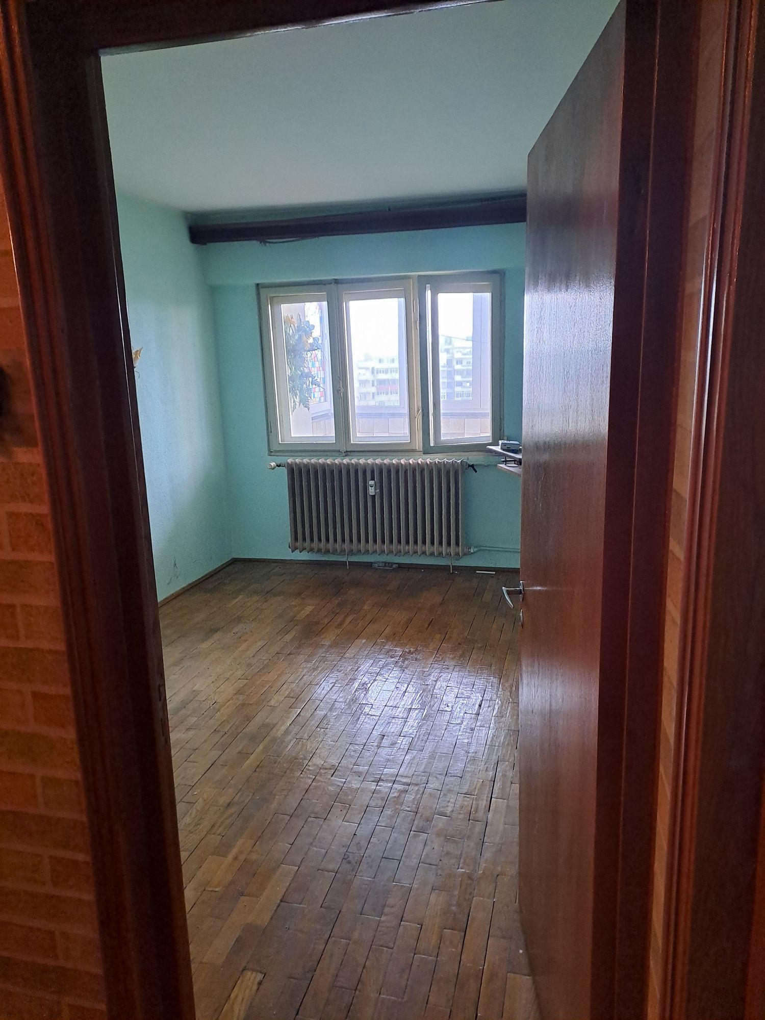 Vand apartament 4 camere — fotografia 5