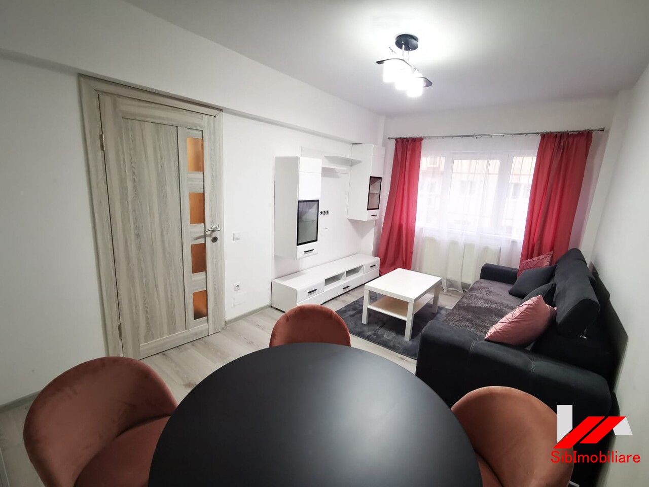 Apartament 3 camere, zona Siretului, complet nou, total decomandat