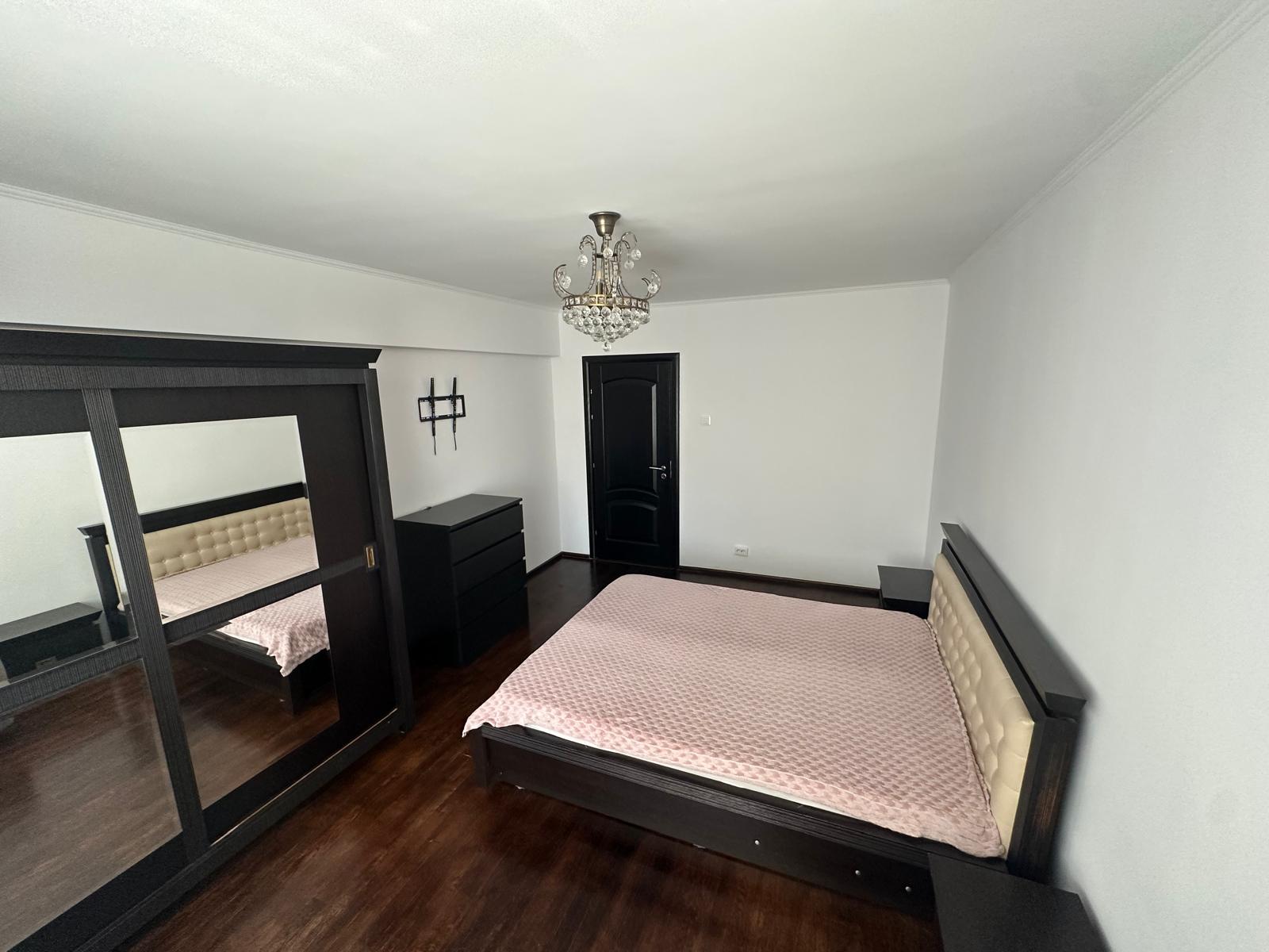 Apartament 3 camere de închiriat în Sector 6 — fotografia 6