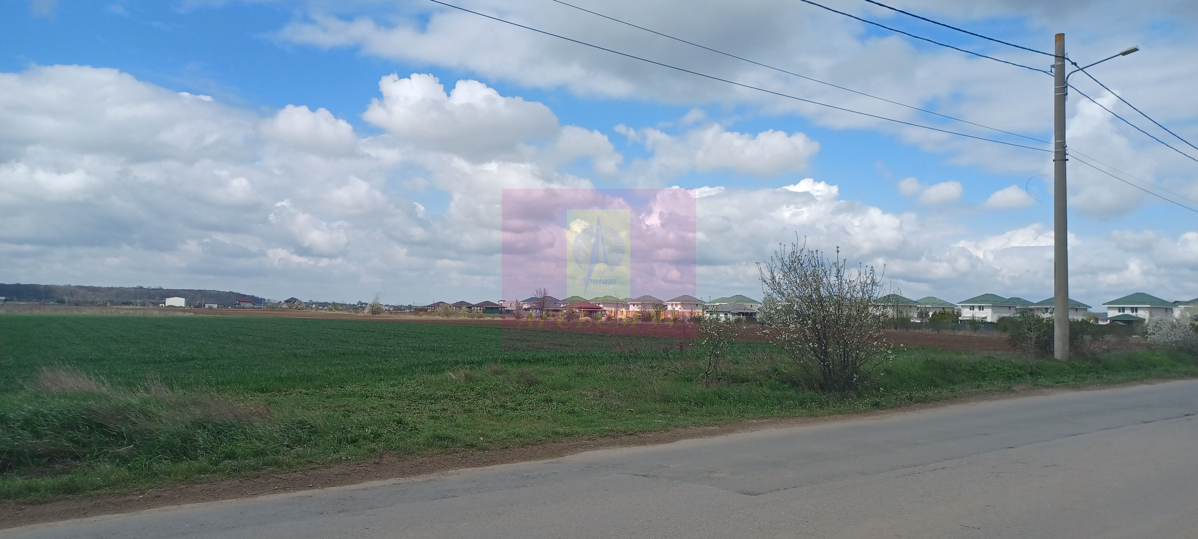 Săbăreni, teren intravilan 1000 mp, cu utilitati în apropiere — fotografia 3