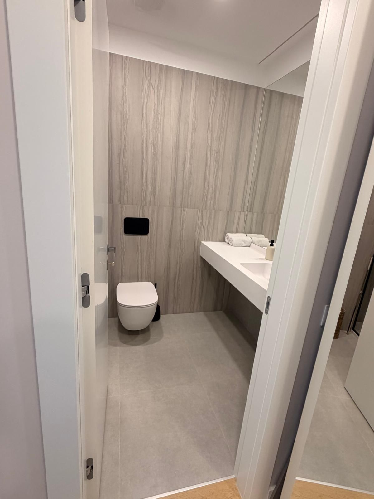 NUSCO CITY | Mobila Rovere | Bucatarie inchisa | Parcare inclusa | LUX — fotografia 11