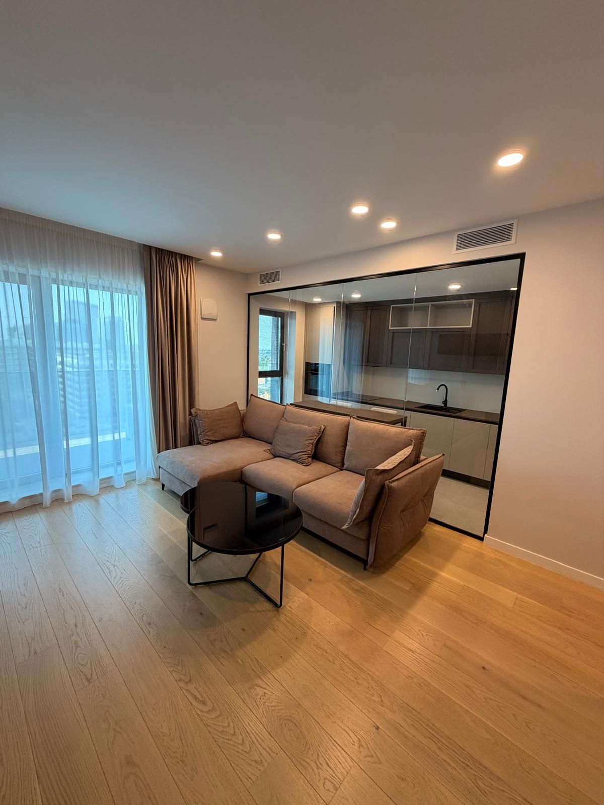 NUSCO CITY | Mobila Rovere | Bucatarie inchisa | Parcare inclusa | LUX — fotografia 3