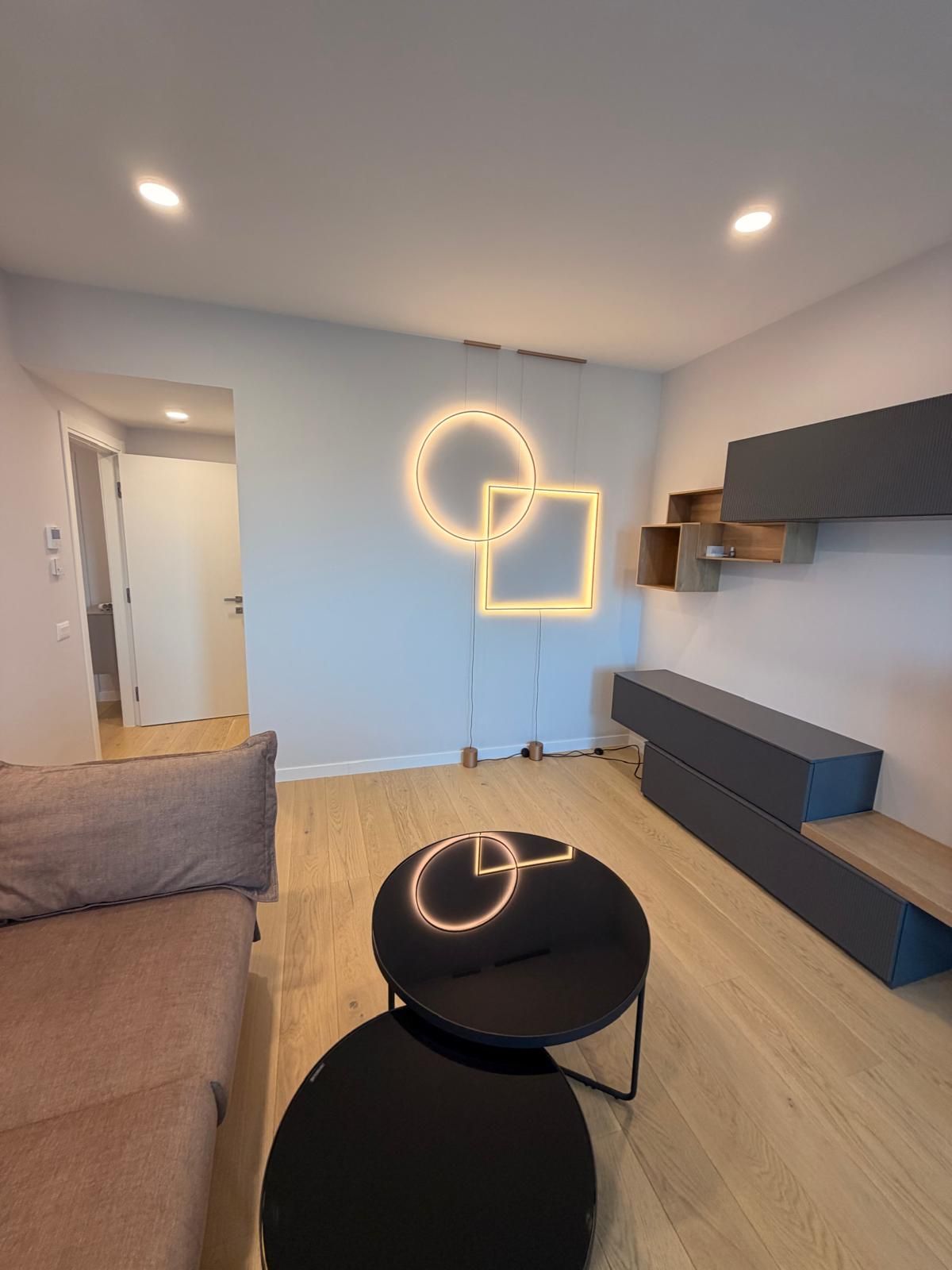 NUSCO CITY | Mobila Rovere | Bucatarie inchisa | Parcare inclusa | LUX — fotografia 5