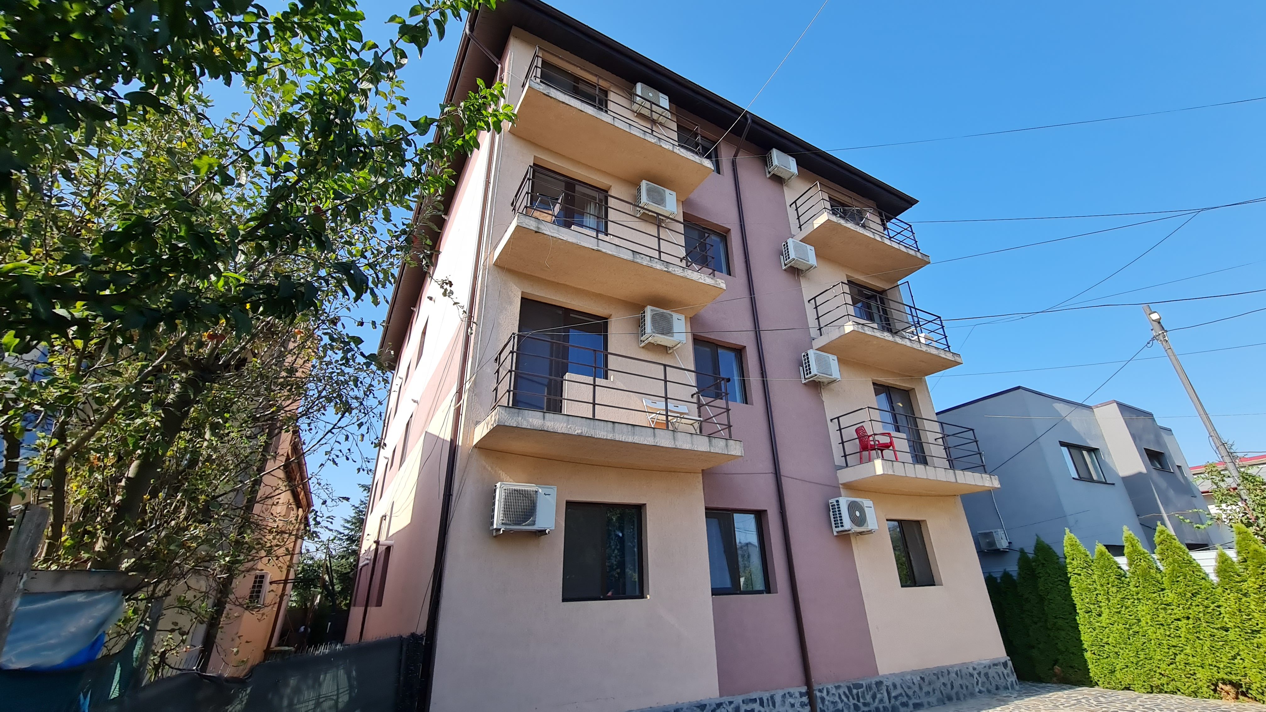 Garsoniere si apartamente de inchiriat- pretabil muncitori!