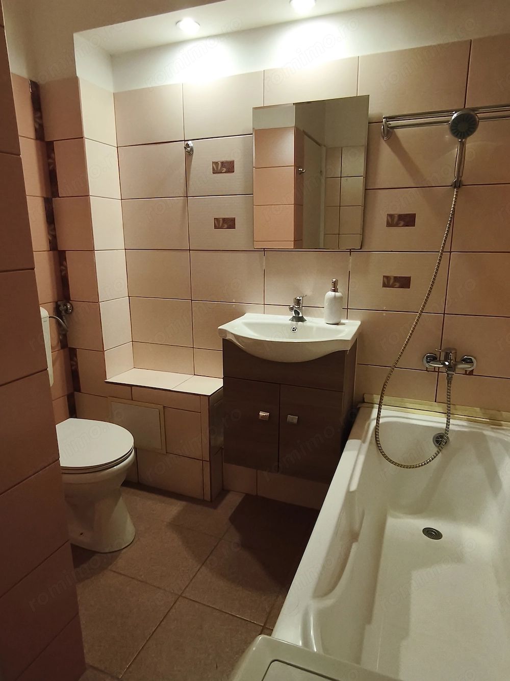 Apartament cu 2 camere, etaj 3 chiar în Complexul Studențesc — fotografia 5