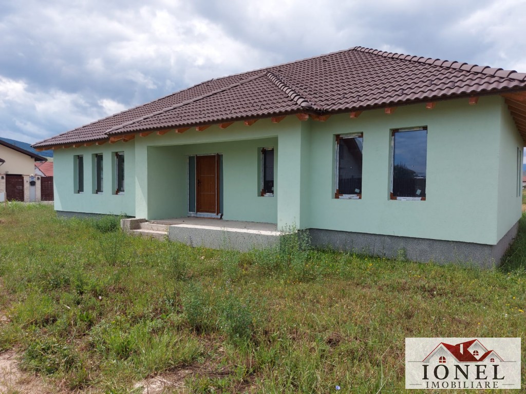 Vanzare casa semifinisata pe un nivel in Alba Iulia
