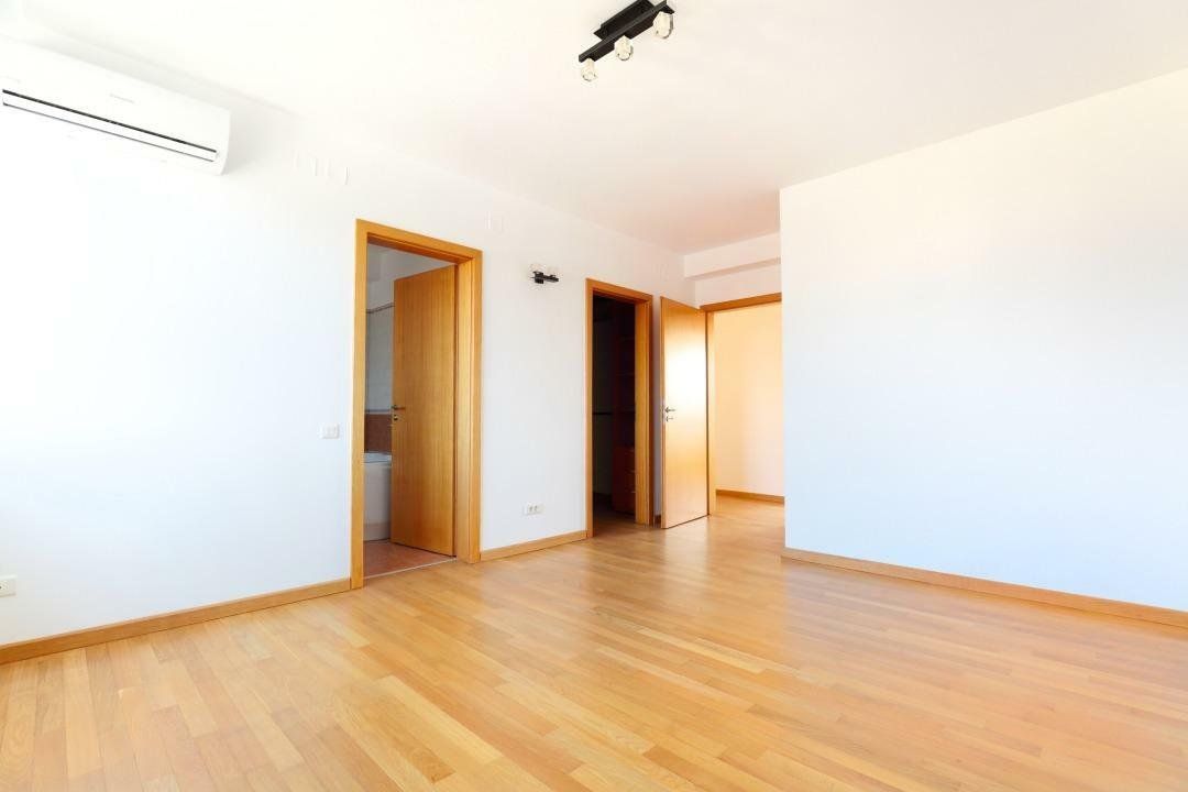 Apartament 5 camere la 300m de parcul Herăstrău, renovat 2025 (proprietar) — fotografia 5
