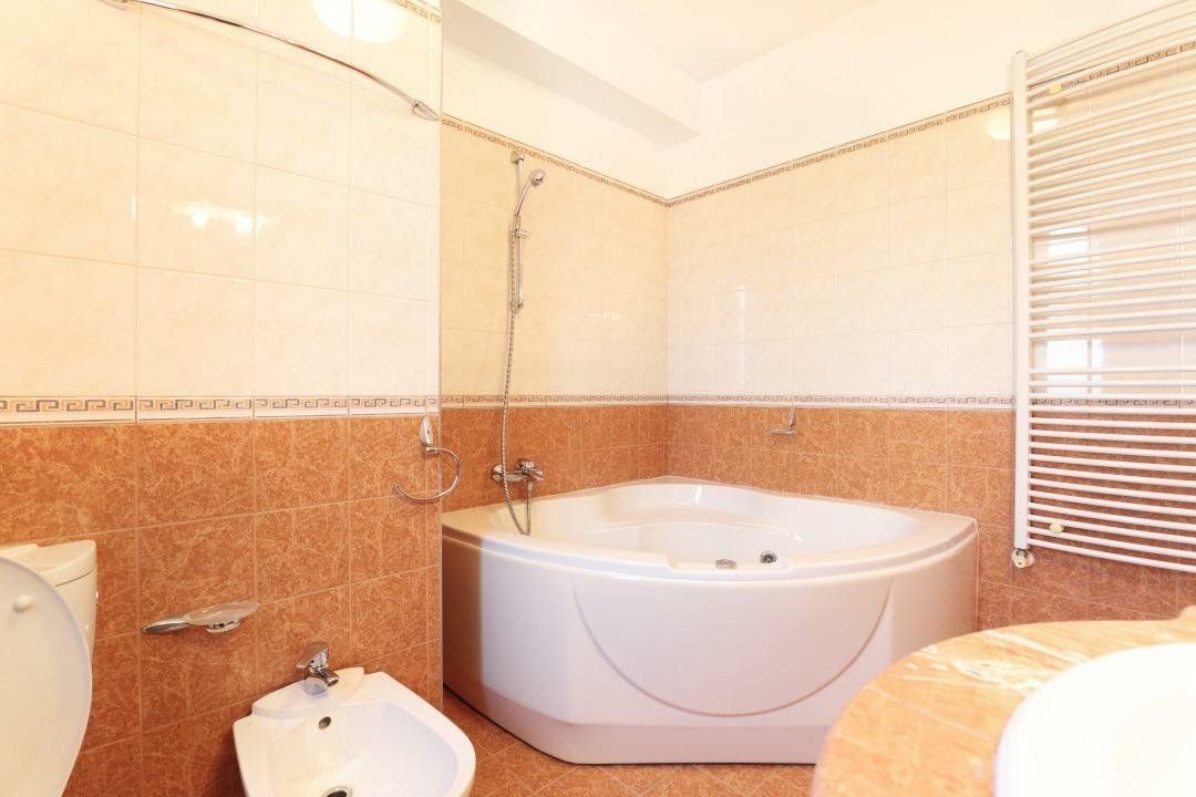 Apartament 5 camere la 300m de parcul Herăstrău, renovat 2025 (proprietar) — fotografia 6