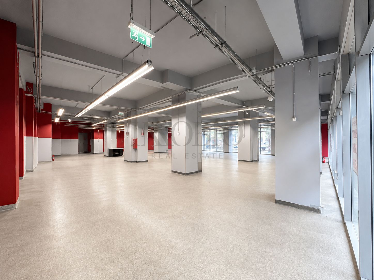 Spațiu comercial excelent | Fost Mega Image — fotografia 6