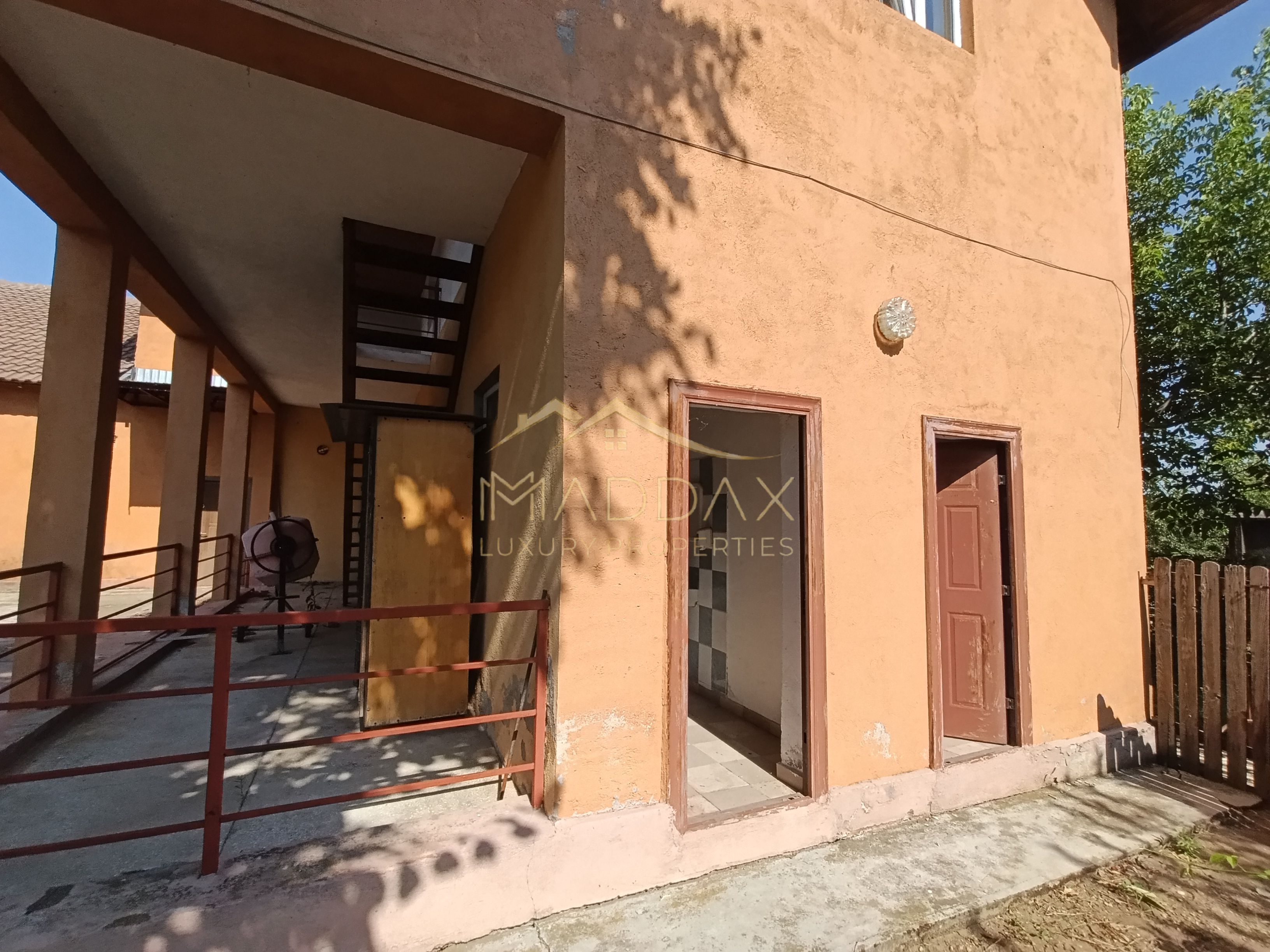 Inchiriere Complex Comercial/Logistic/Rezidential-Tranzit Novaci-oras Mihailesti — fotografia 4