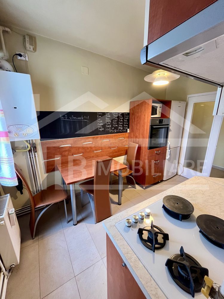Apartament cu 3 camere, 70 mp, decomandat, Zona Fortuna — fotografia 4