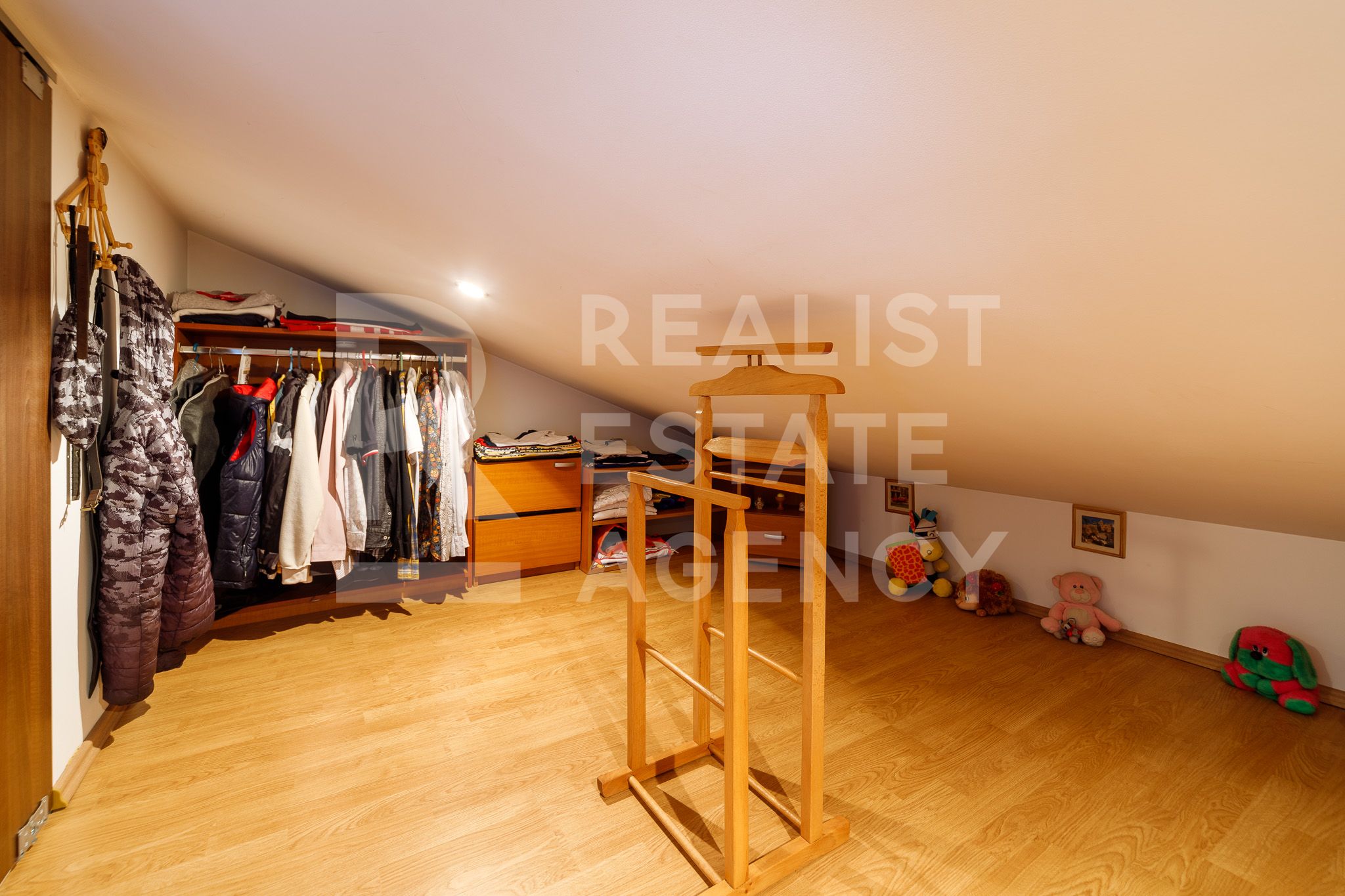 Vânzare, Duplex, 8 camere, zona Militari — fotografia 17