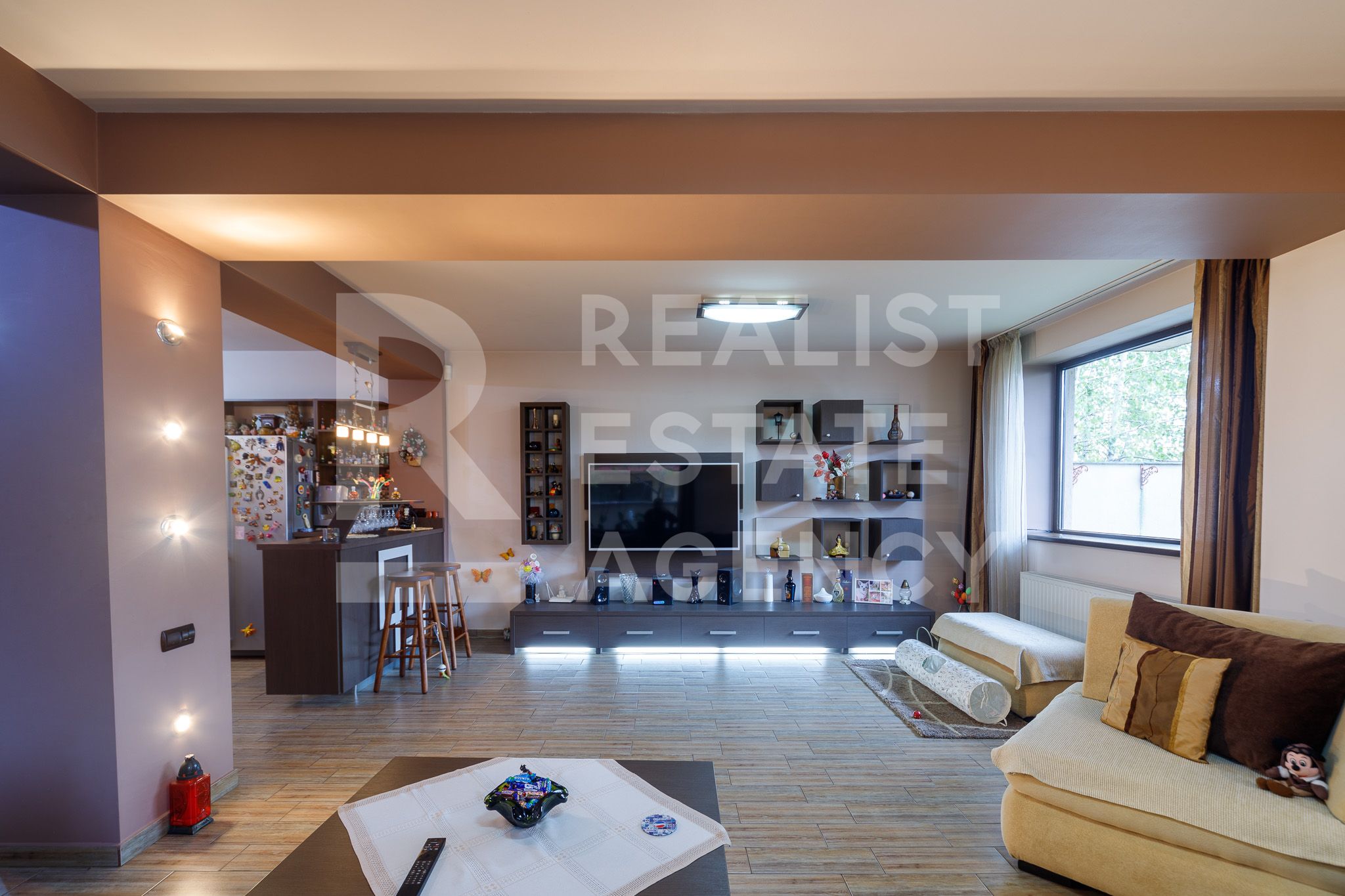 Vânzare, Duplex, 8 camere, zona Militari — fotografia 3
