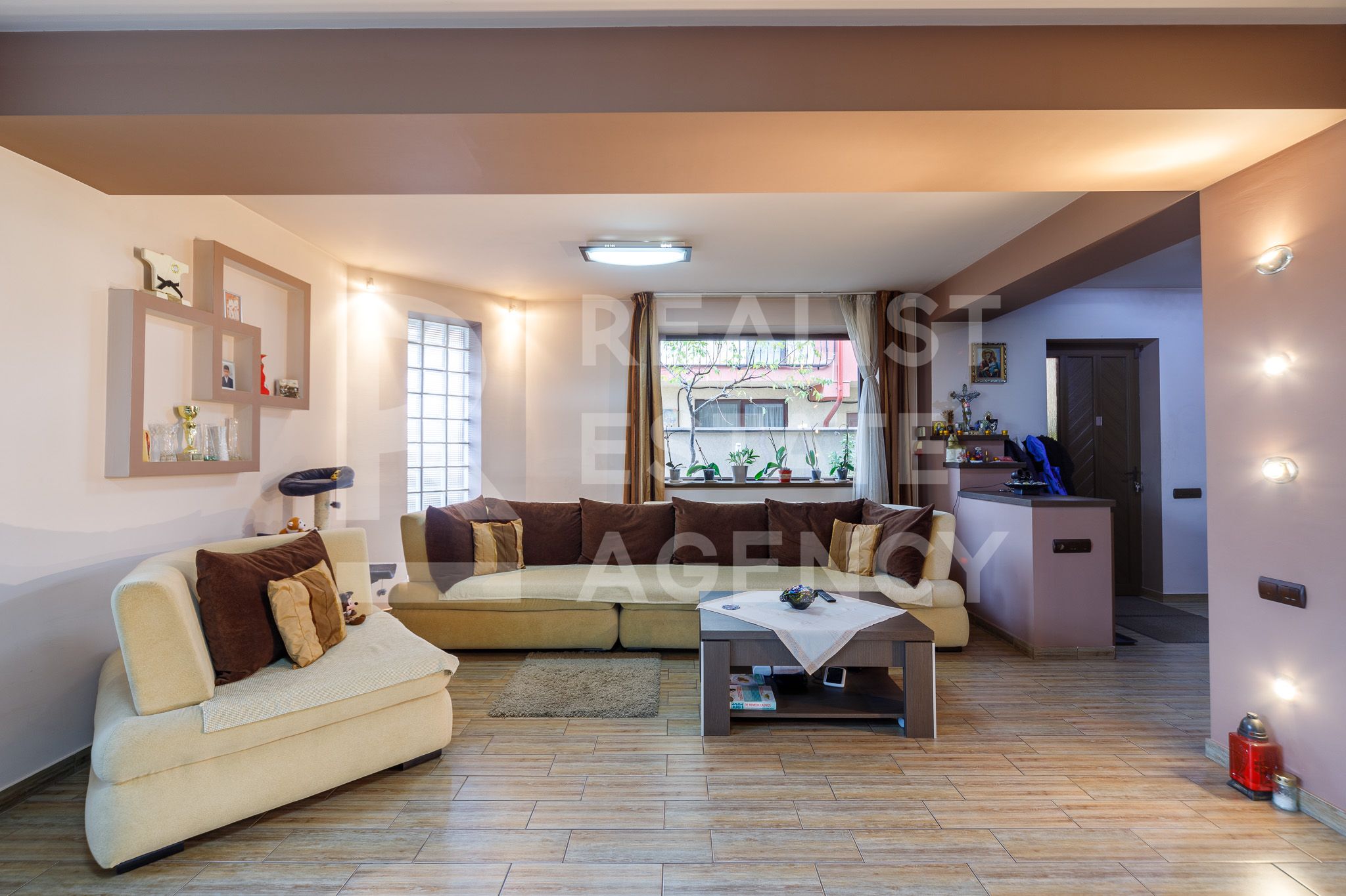 Vânzare, Duplex, 8 camere, zona Militari — fotografia 4