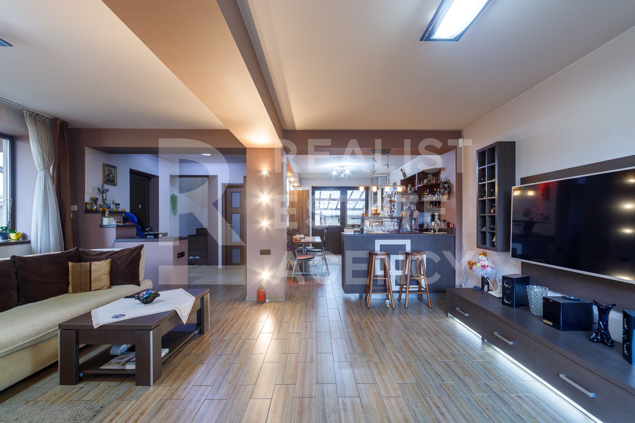 Vânzare, Duplex, 8 camere, zona Militari — fotografia 5