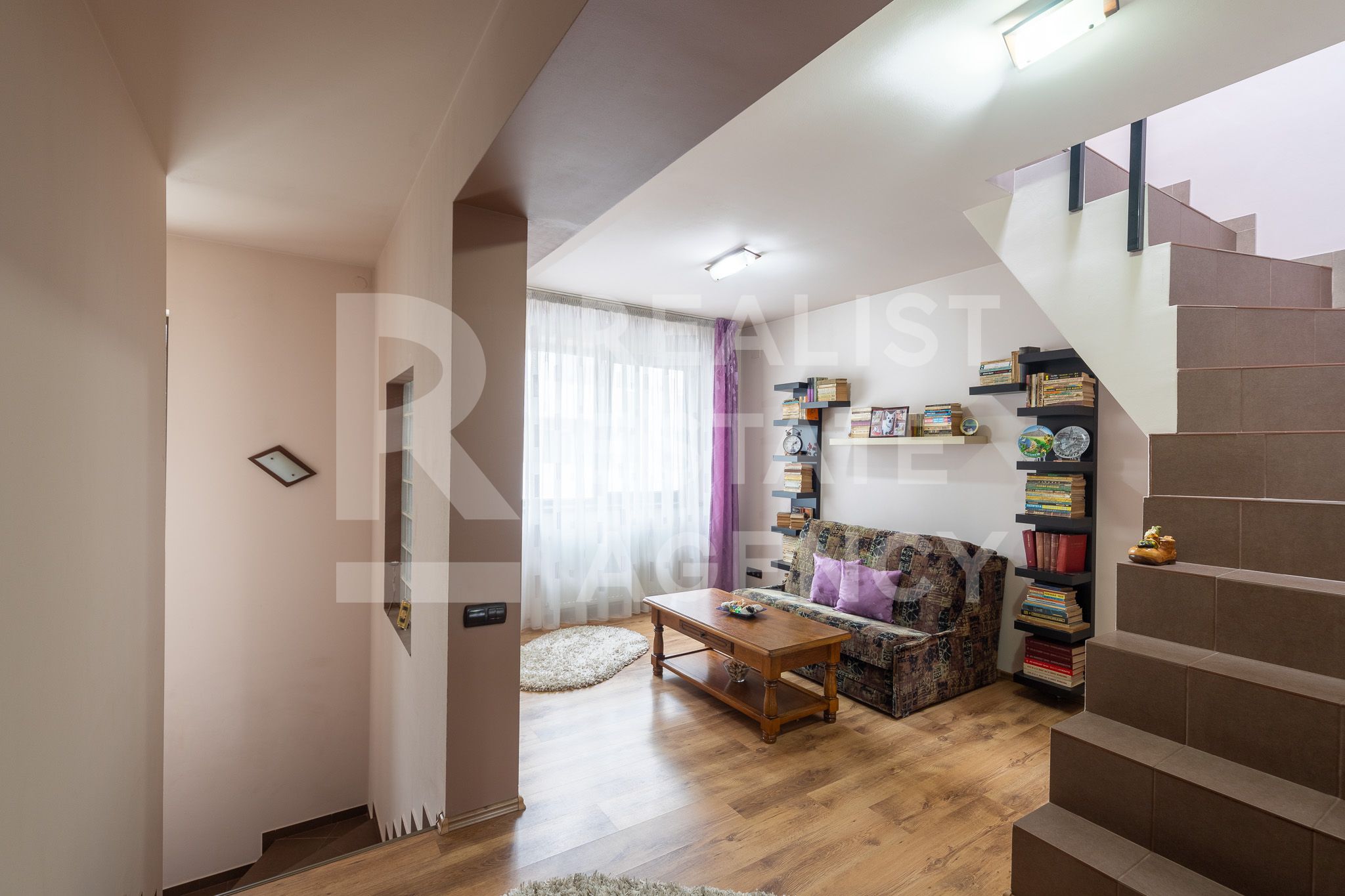 Vânzare, Duplex, 8 camere, zona Militari — fotografia 9