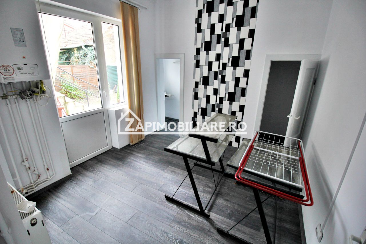 Spatiu birouri 4 camere, 2 băi,100 mp. zona centrală — fotografia 5