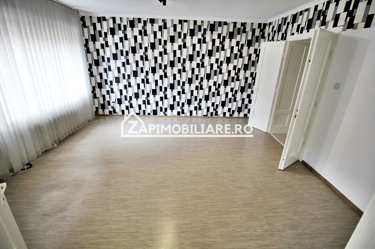 Spatiu birouri 4 camere, 2 băi,100 mp. zona centrală — fotografia 6