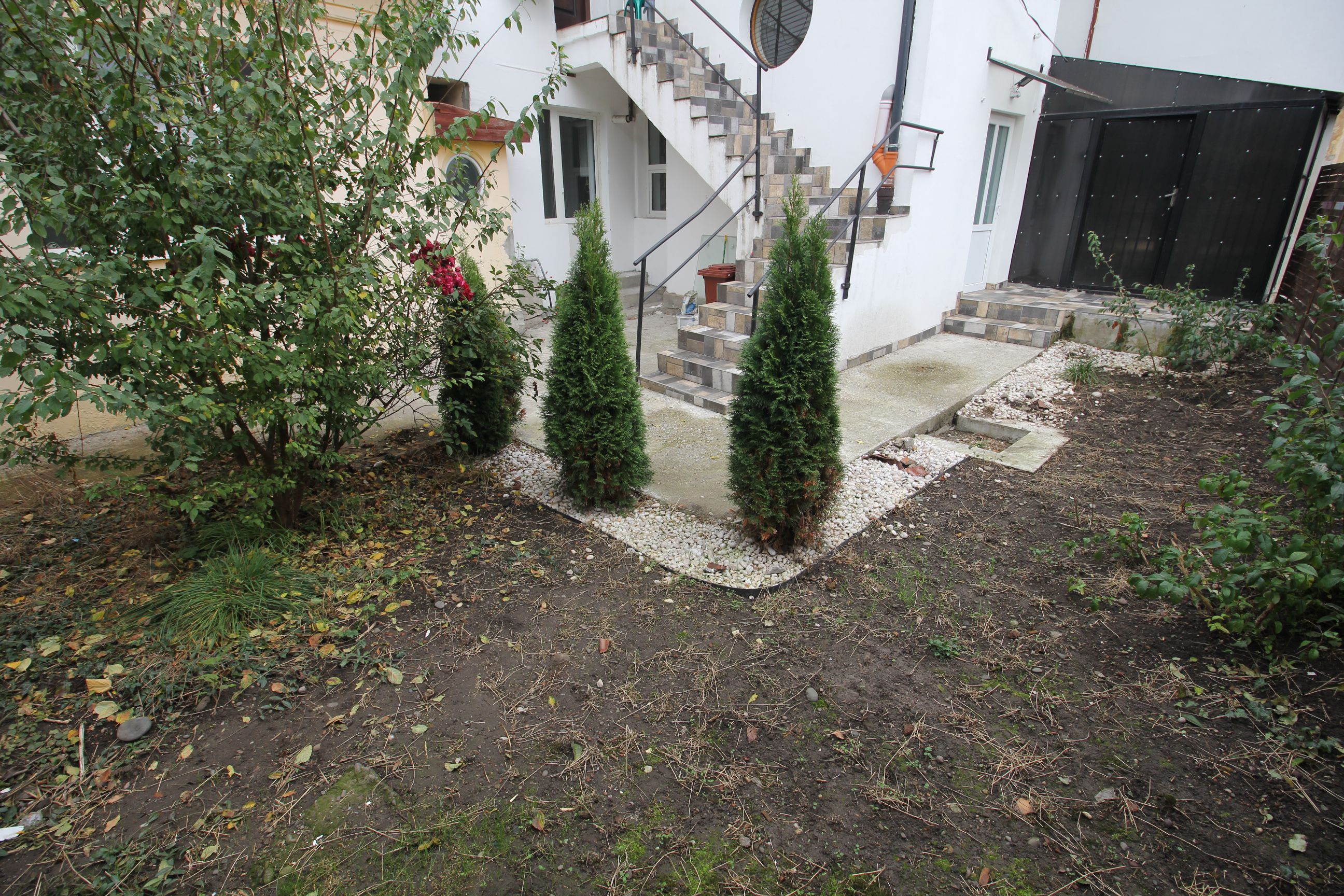 Spatiu birouri 4 camere, 2 băi,100 mp. zona centrală — fotografia 8